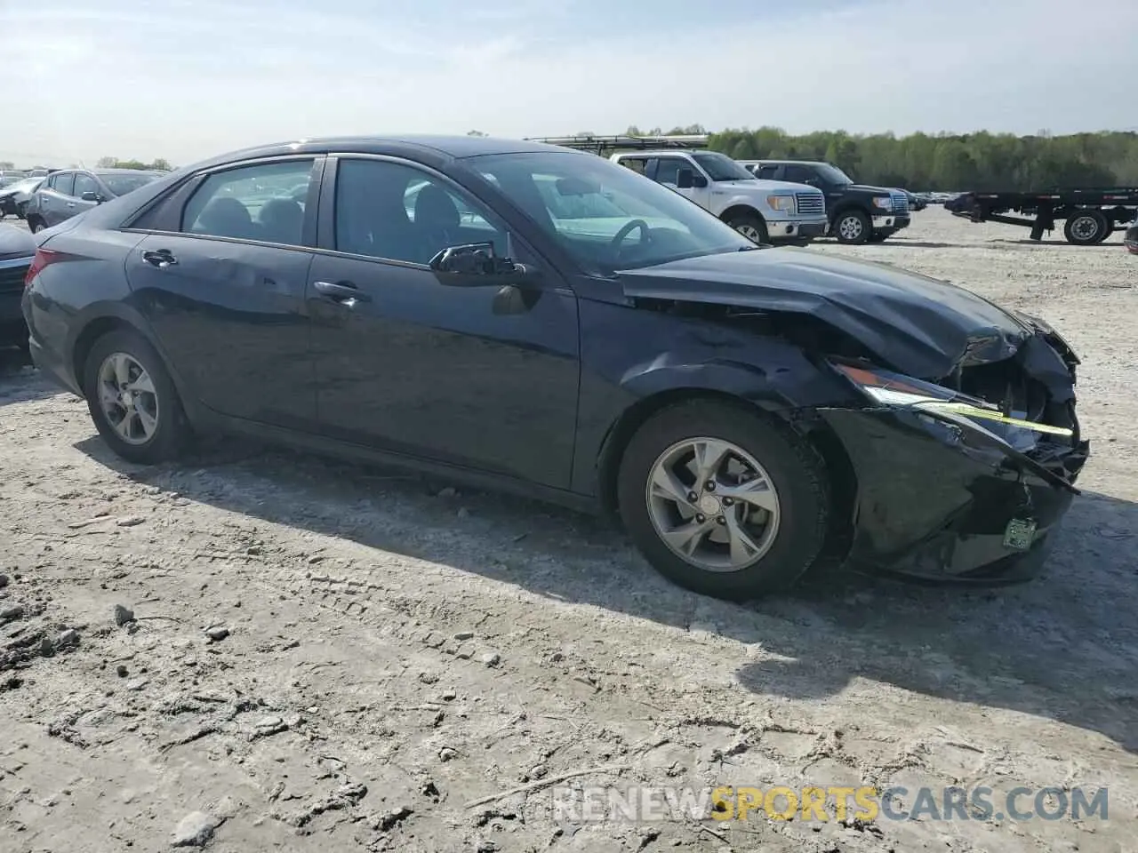 4 Photograph of a damaged car 5NPLL4AG8MH052895 HYUNDAI ELANTRA 2021