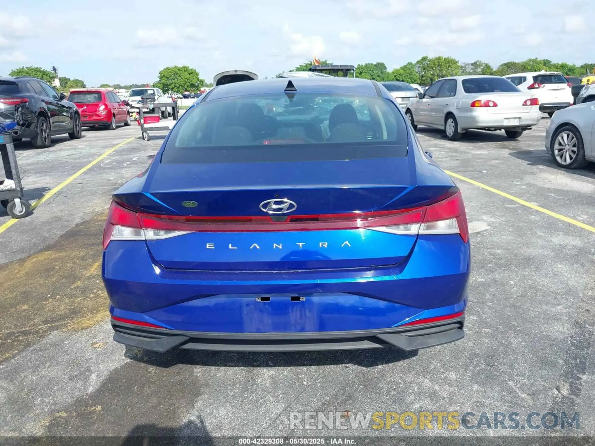 17 Photograph of a damaged car 5NPLL4AG9MH028766 HYUNDAI ELANTRA 2021