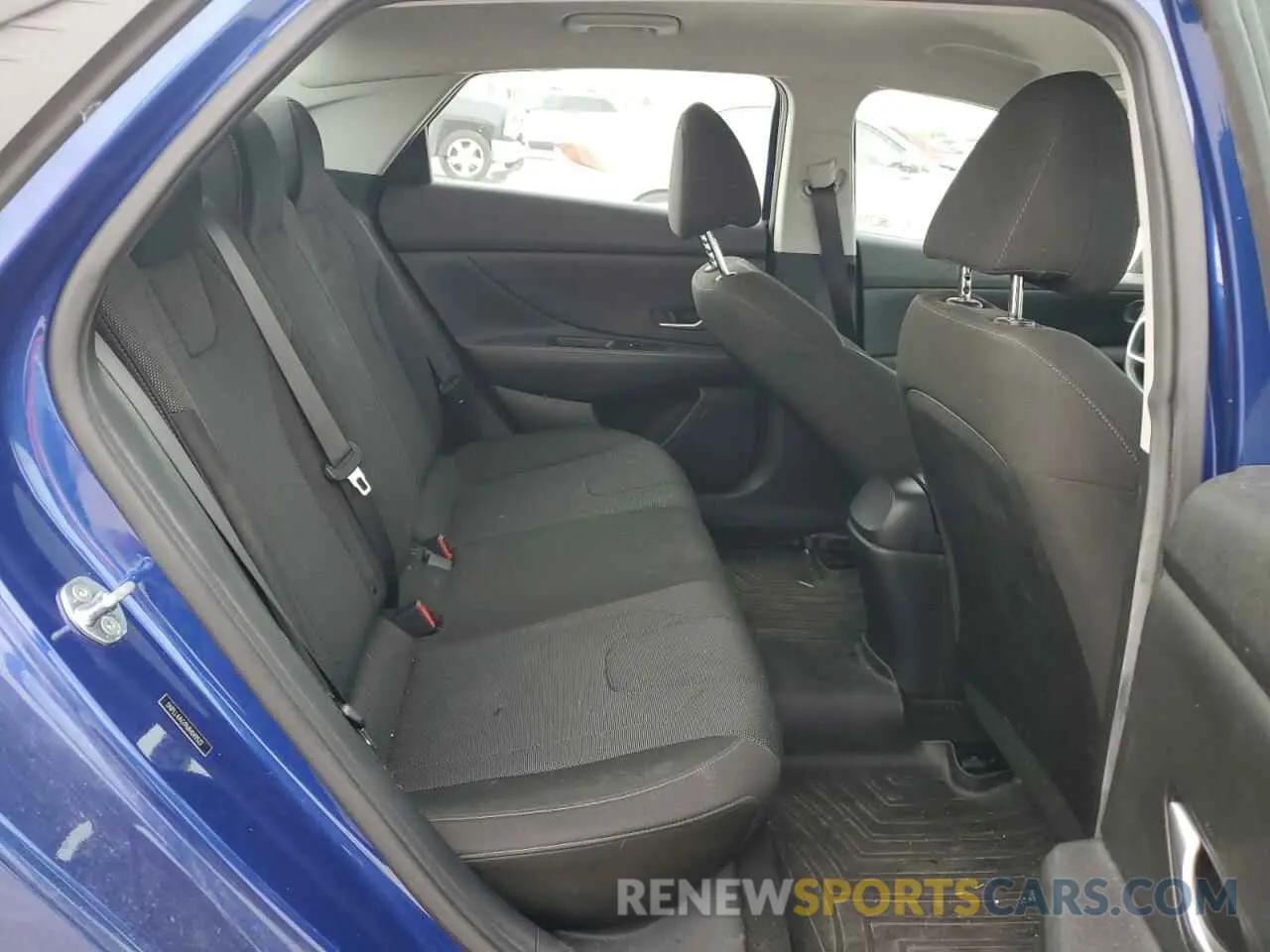 10 Photograph of a damaged car 5NPLL4AG9MH049522 HYUNDAI ELANTRA 2021