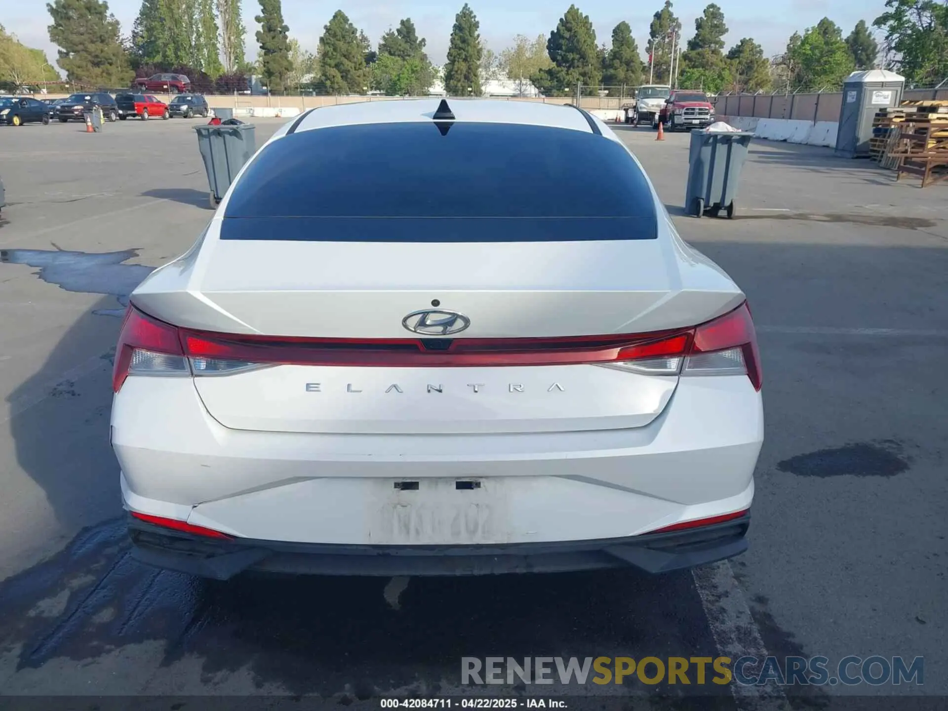 16 Photograph of a damaged car 5NPLM4AG0MH004420 HYUNDAI ELANTRA 2021
