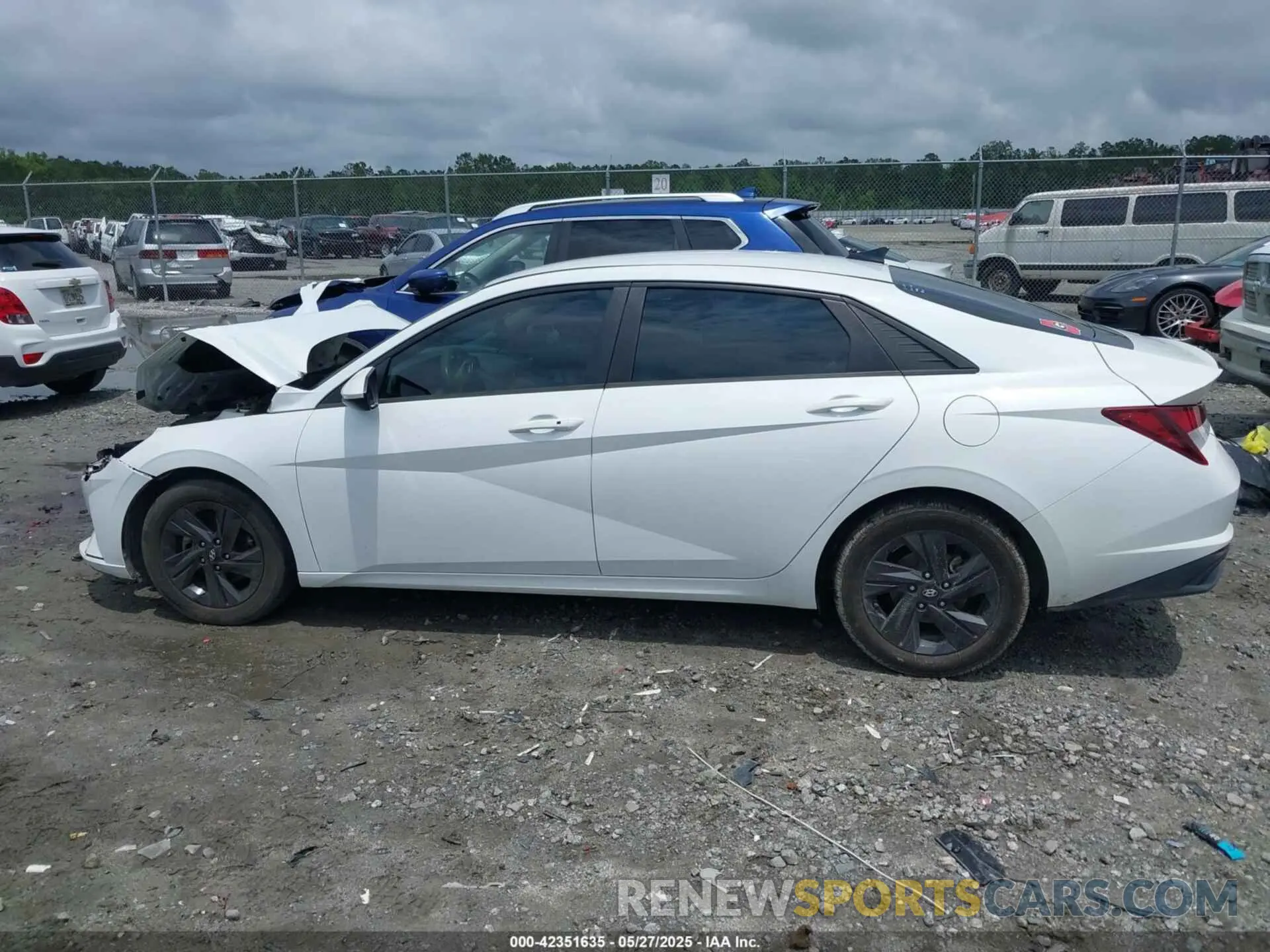 14 Photograph of a damaged car 5NPLM4AG0MH030841 HYUNDAI ELANTRA 2021