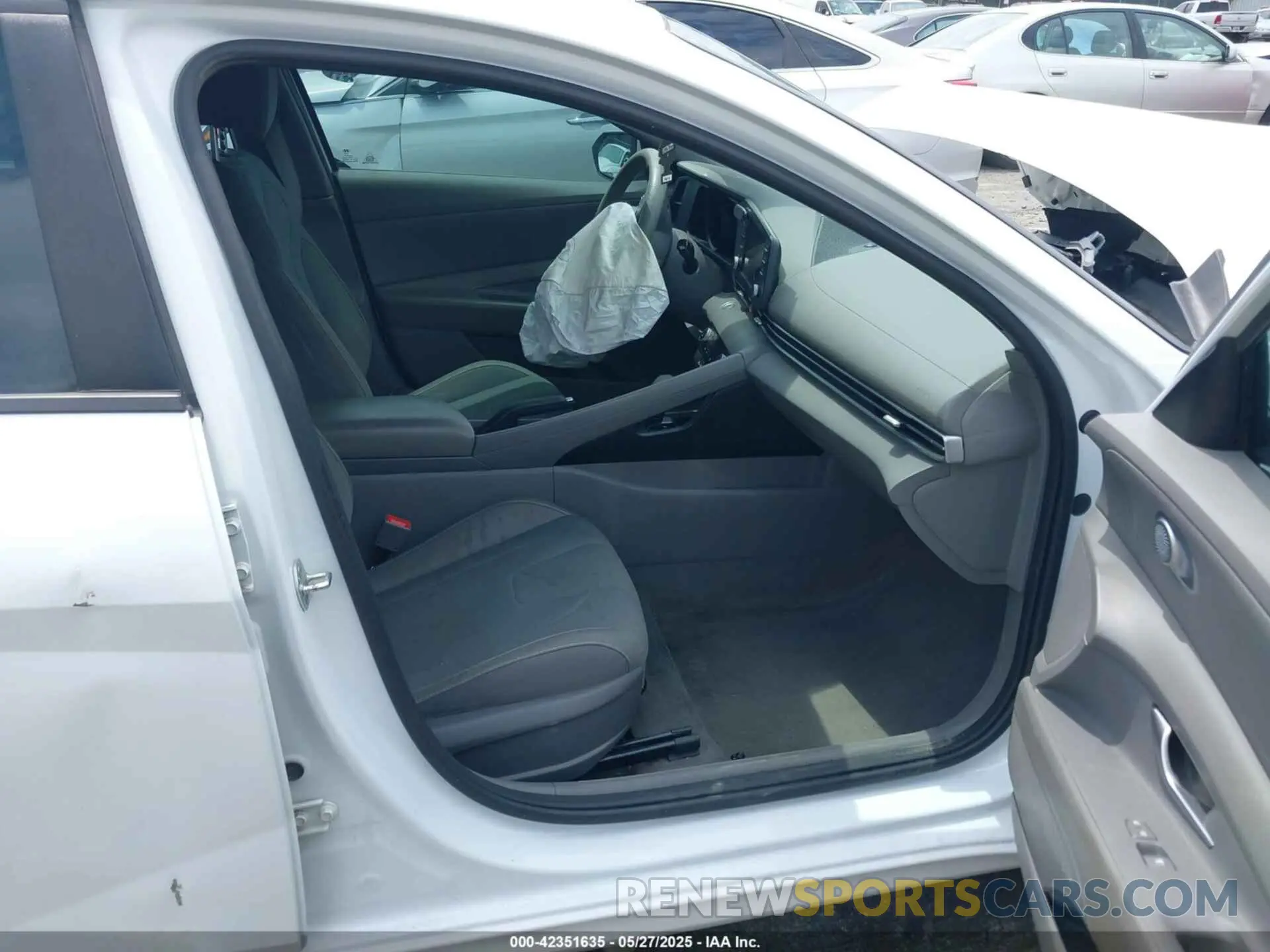5 Photograph of a damaged car 5NPLM4AG0MH030841 HYUNDAI ELANTRA 2021