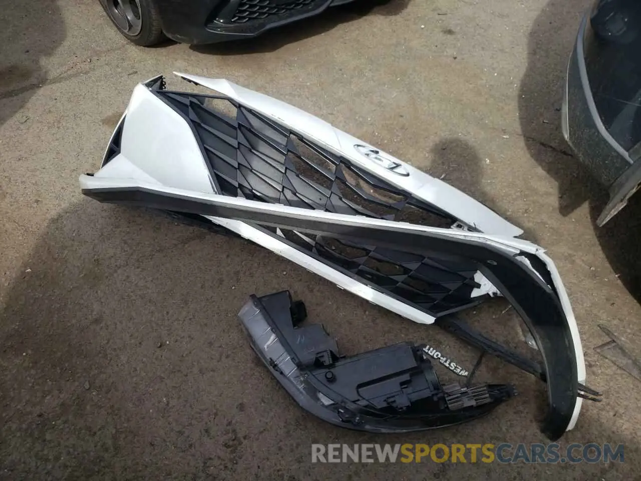 12 Photograph of a damaged car 5NPLM4AG0MH035036 HYUNDAI ELANTRA 2021
