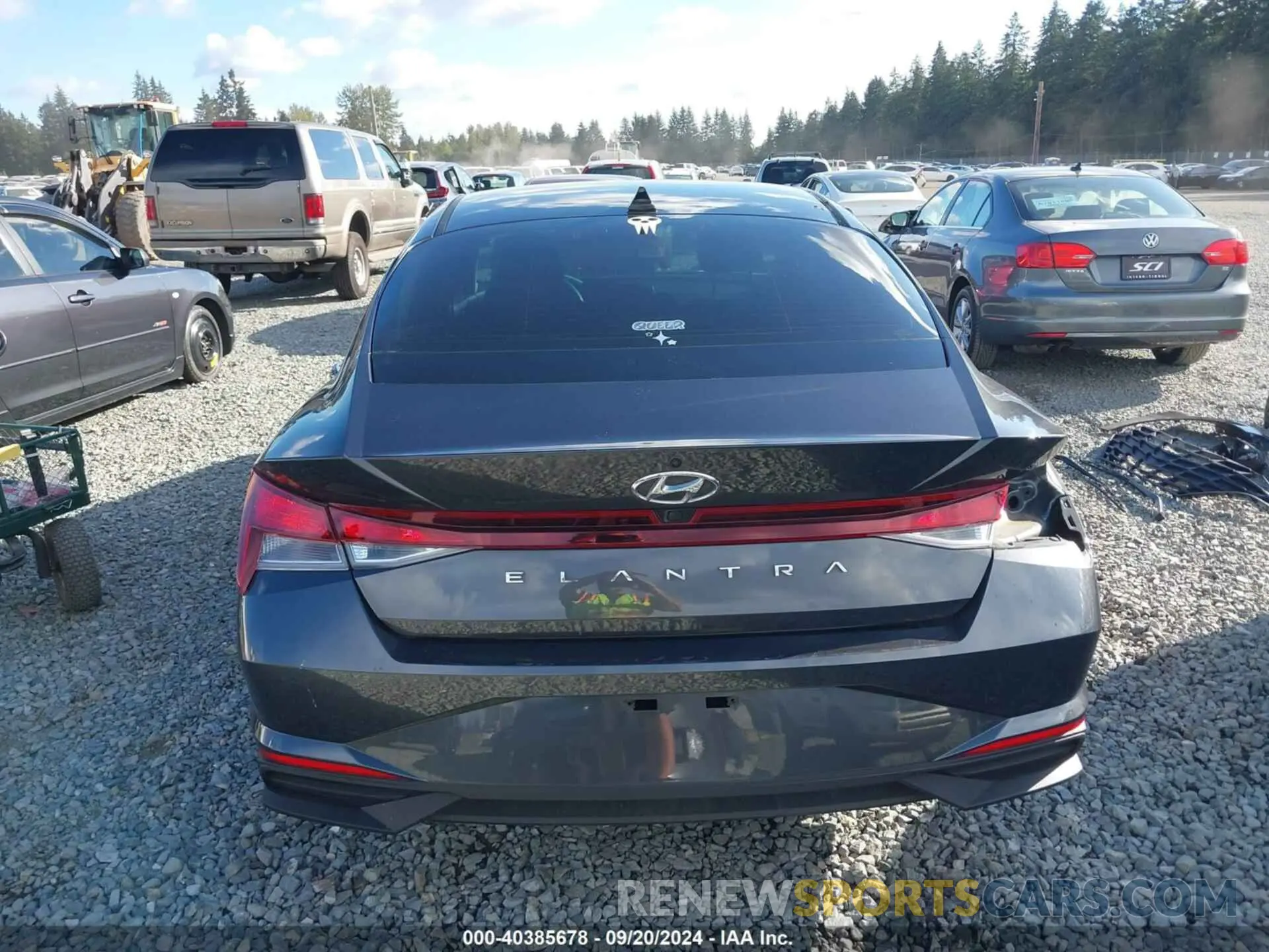 17 Photograph of a damaged car 5NPLM4AG1MH001252 HYUNDAI ELANTRA 2021