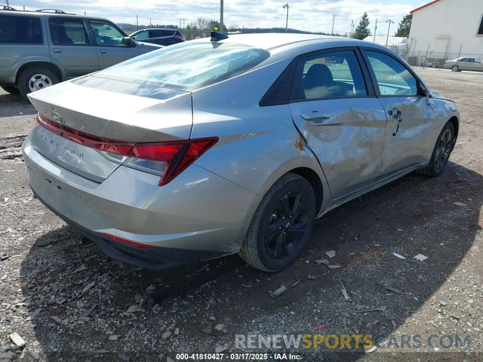 4 Photograph of a damaged car 5NPLM4AG1MH002031 HYUNDAI ELANTRA 2021