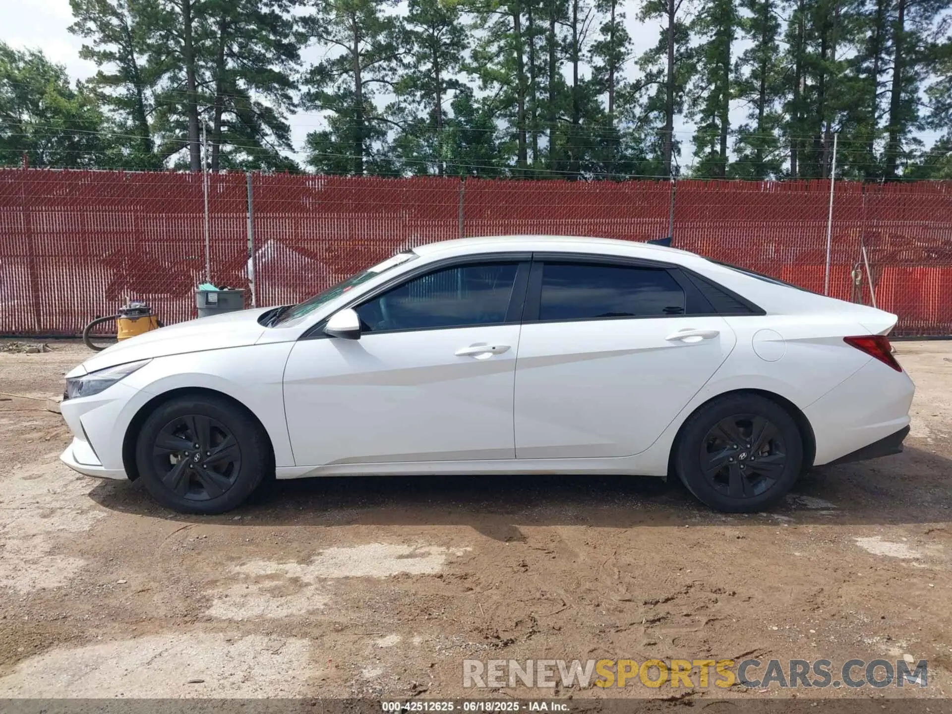 14 Photograph of a damaged car 5NPLM4AG1MH003700 HYUNDAI ELANTRA 2021