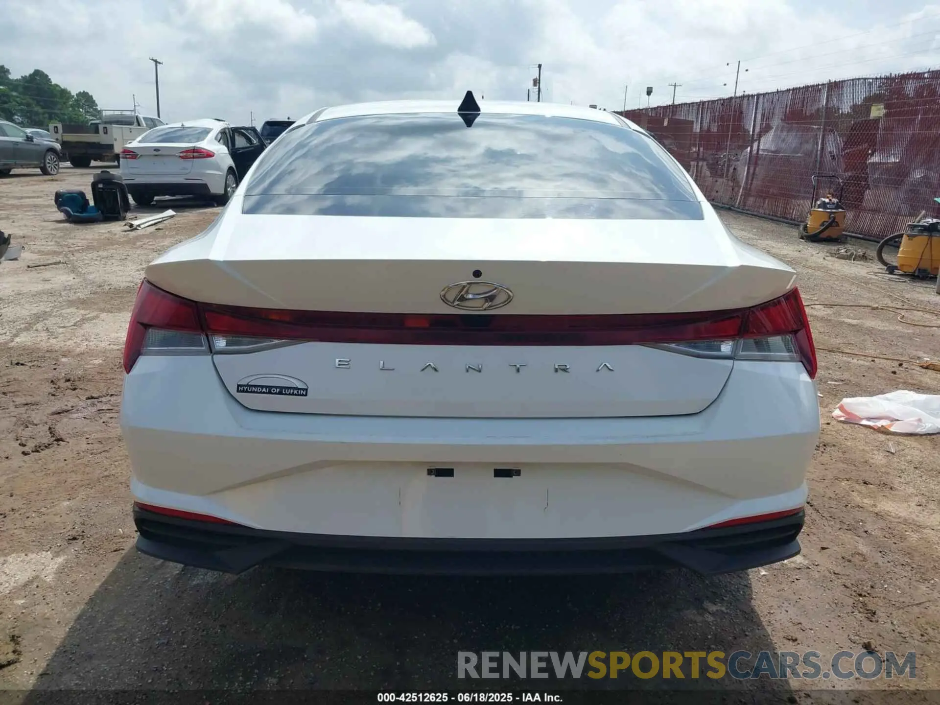 16 Photograph of a damaged car 5NPLM4AG1MH003700 HYUNDAI ELANTRA 2021