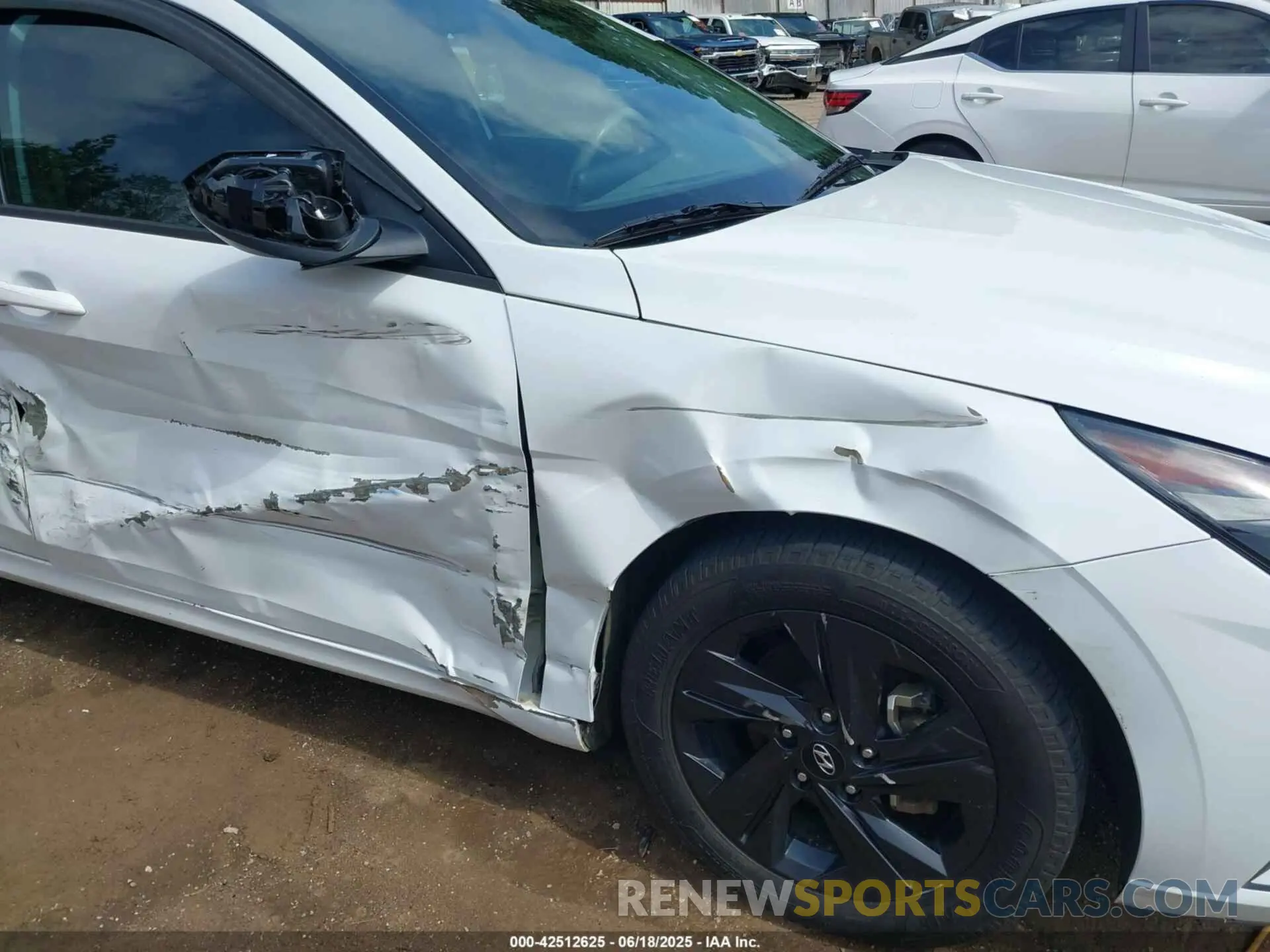 17 Photograph of a damaged car 5NPLM4AG1MH003700 HYUNDAI ELANTRA 2021