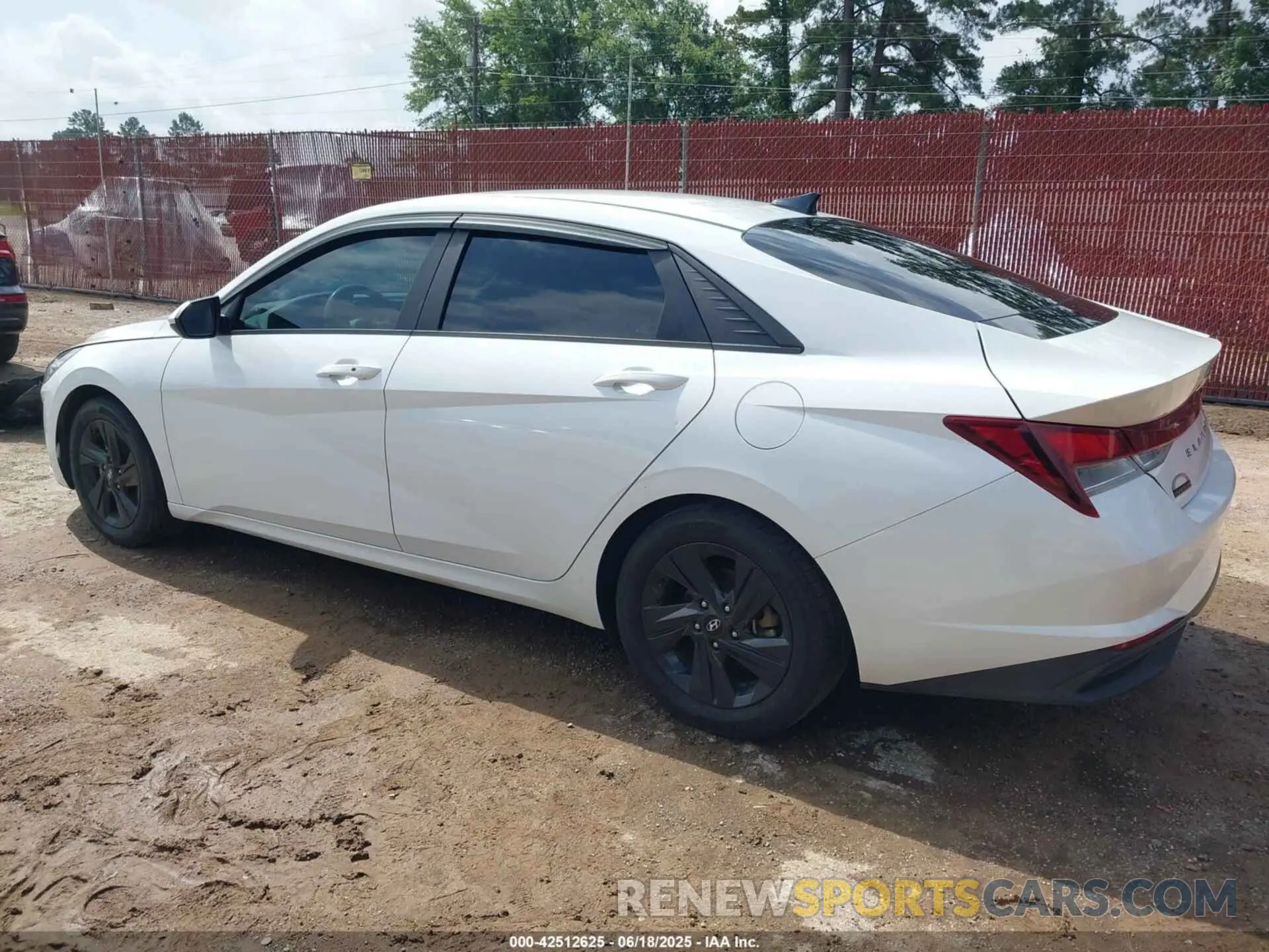 3 Photograph of a damaged car 5NPLM4AG1MH003700 HYUNDAI ELANTRA 2021