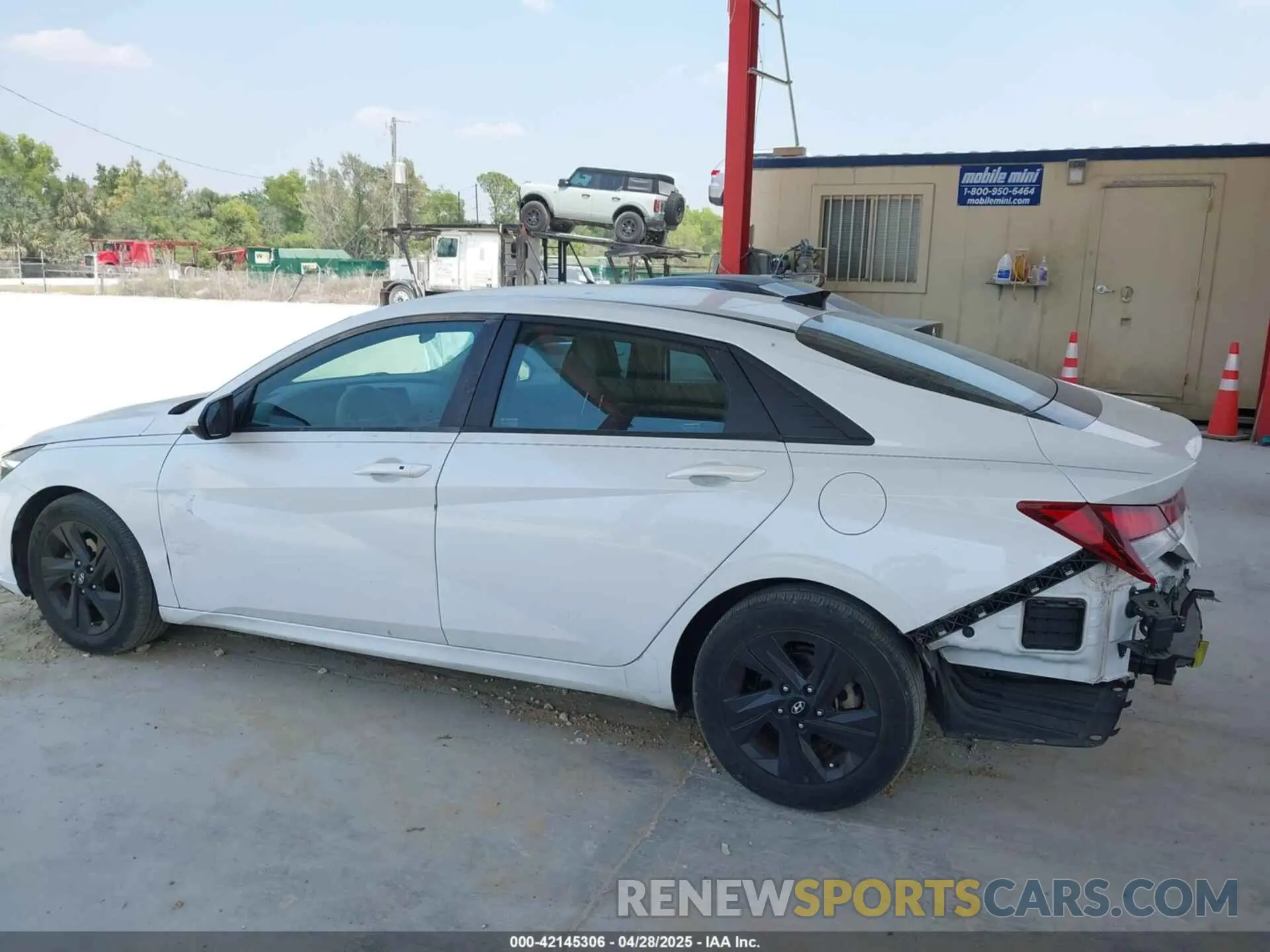 15 Photograph of a damaged car 5NPLM4AG1MH004328 HYUNDAI ELANTRA 2021