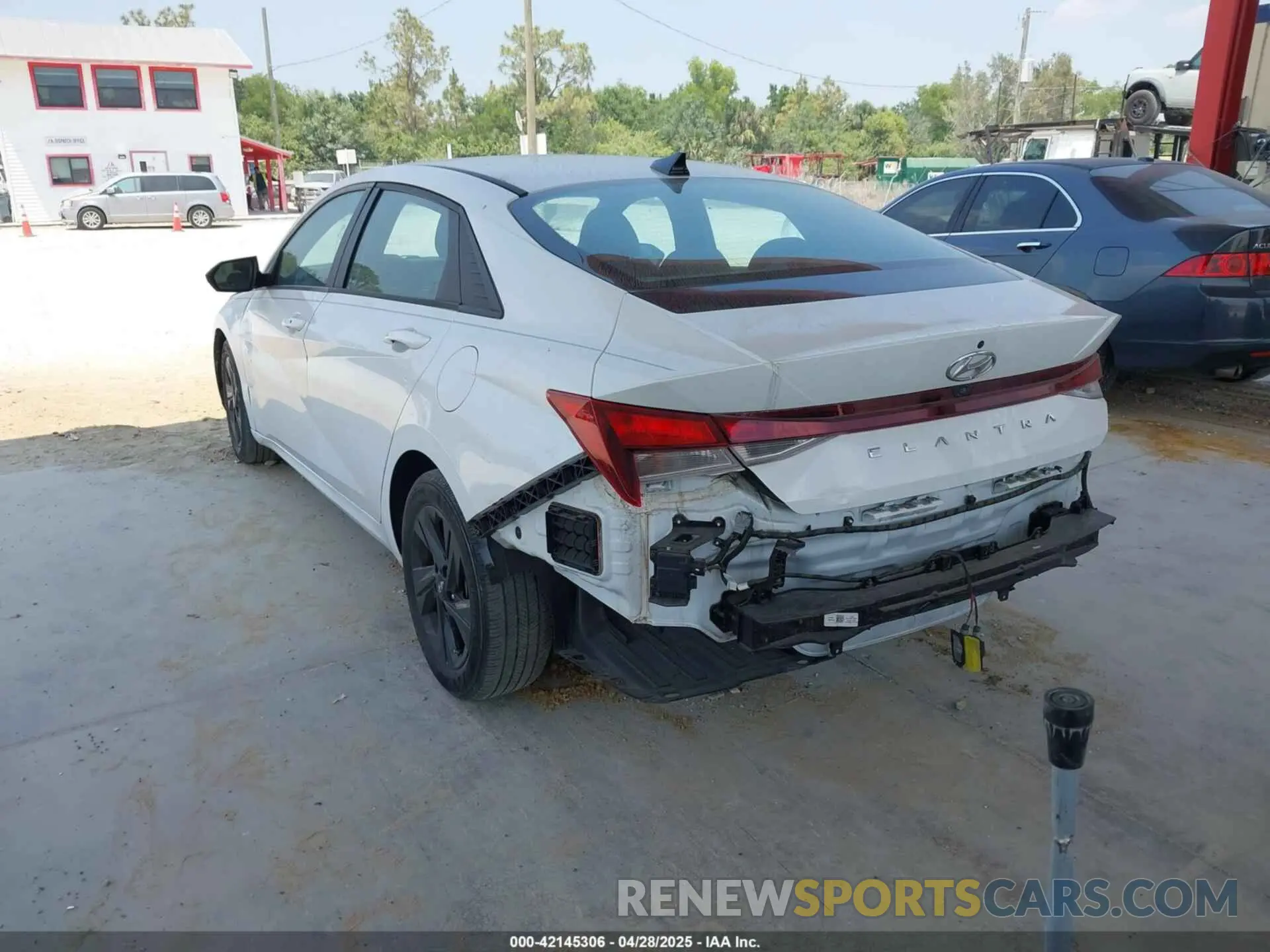 3 Photograph of a damaged car 5NPLM4AG1MH004328 HYUNDAI ELANTRA 2021