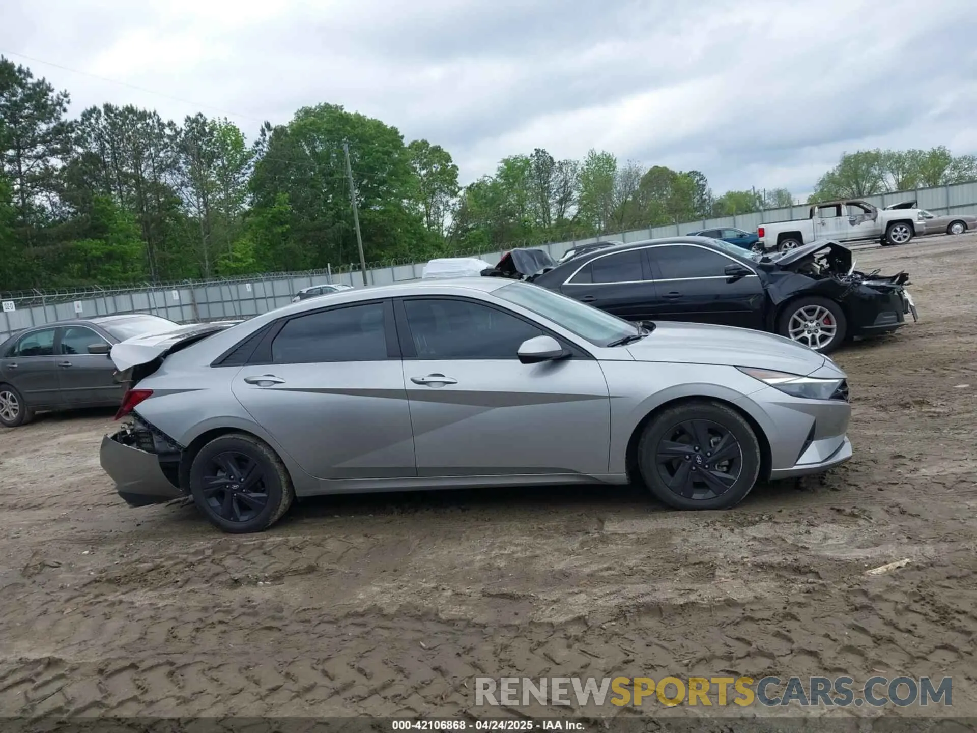 13 Photograph of a damaged car 5NPLM4AG1MH008475 HYUNDAI ELANTRA 2021