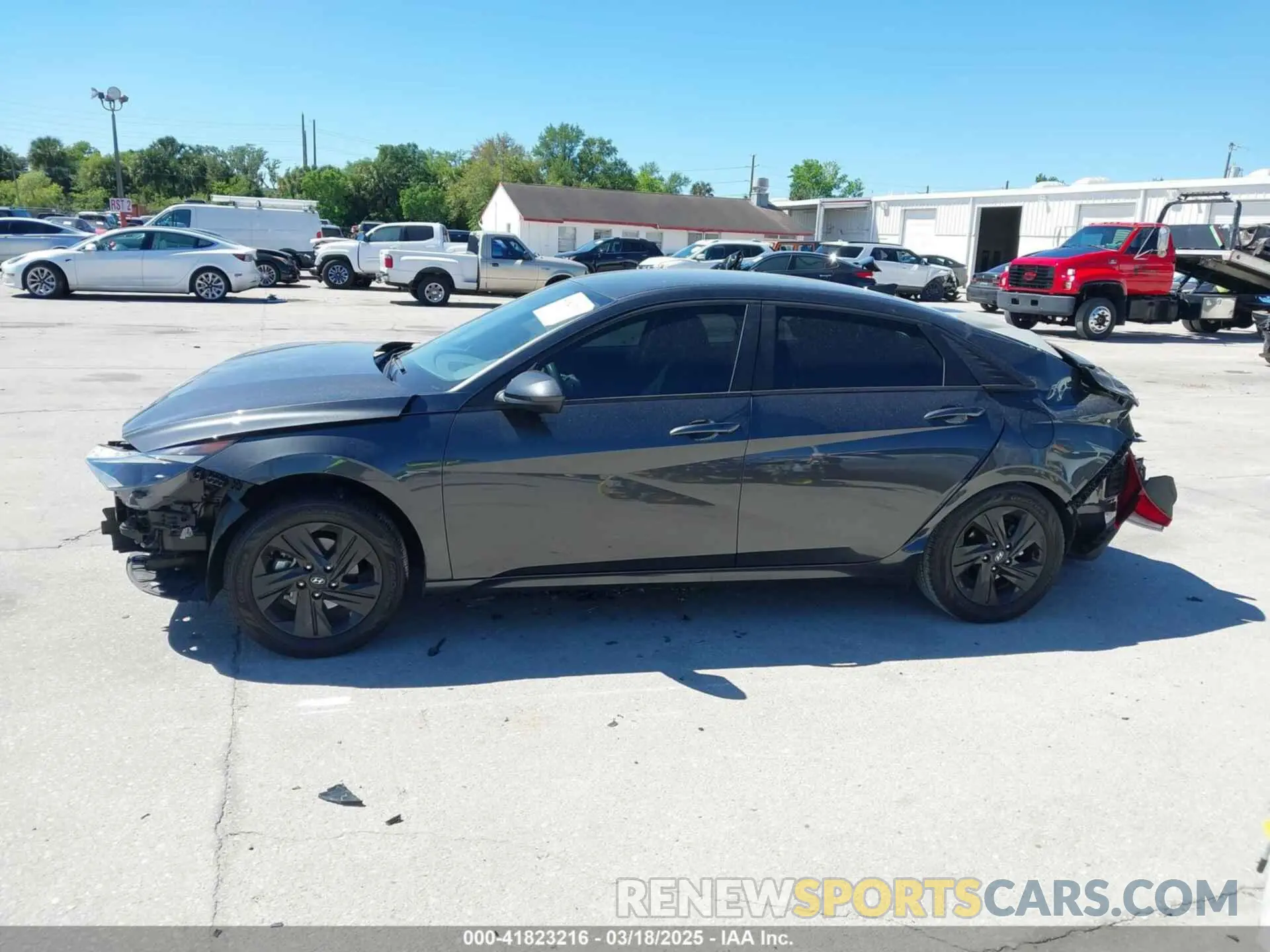 14 Photograph of a damaged car 5NPLM4AG1MH022084 HYUNDAI ELANTRA 2021