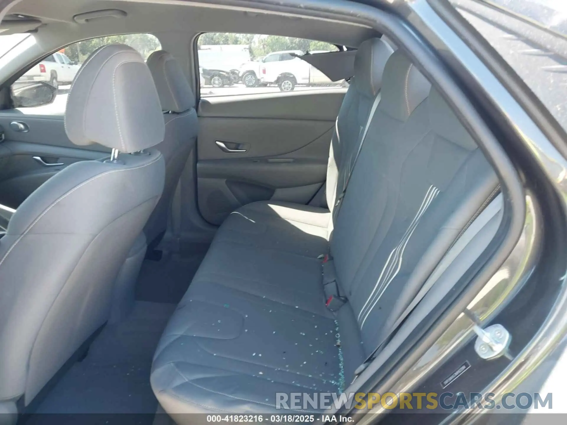 8 Photograph of a damaged car 5NPLM4AG1MH022084 HYUNDAI ELANTRA 2021