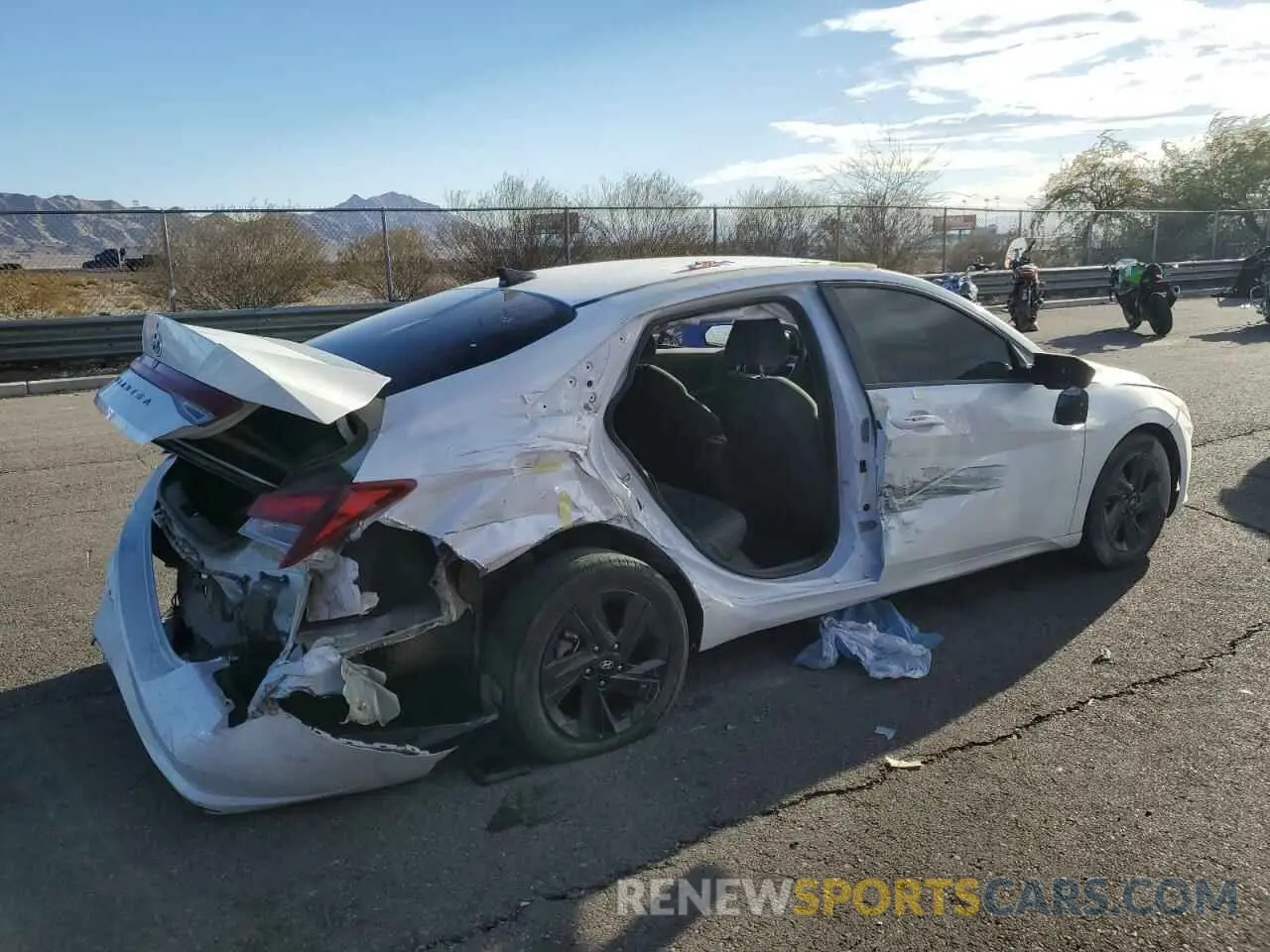 3 Photograph of a damaged car 5NPLM4AG1MH029763 HYUNDAI ELANTRA 2021