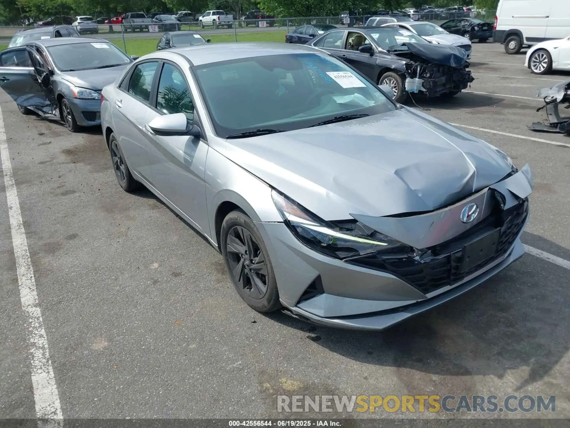 1 Photograph of a damaged car 5NPLM4AG1MH033652 HYUNDAI ELANTRA 2021