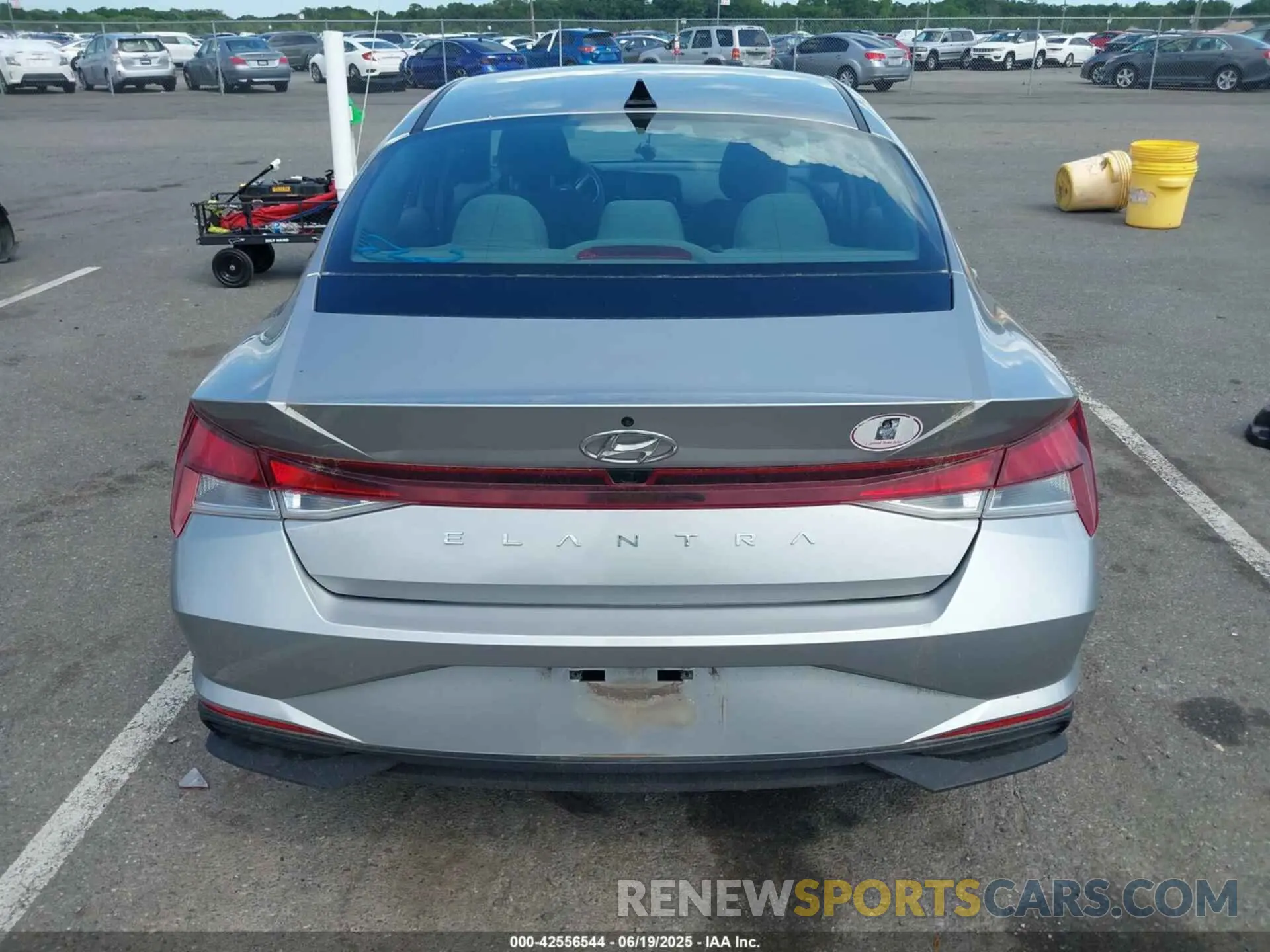 15 Photograph of a damaged car 5NPLM4AG1MH033652 HYUNDAI ELANTRA 2021