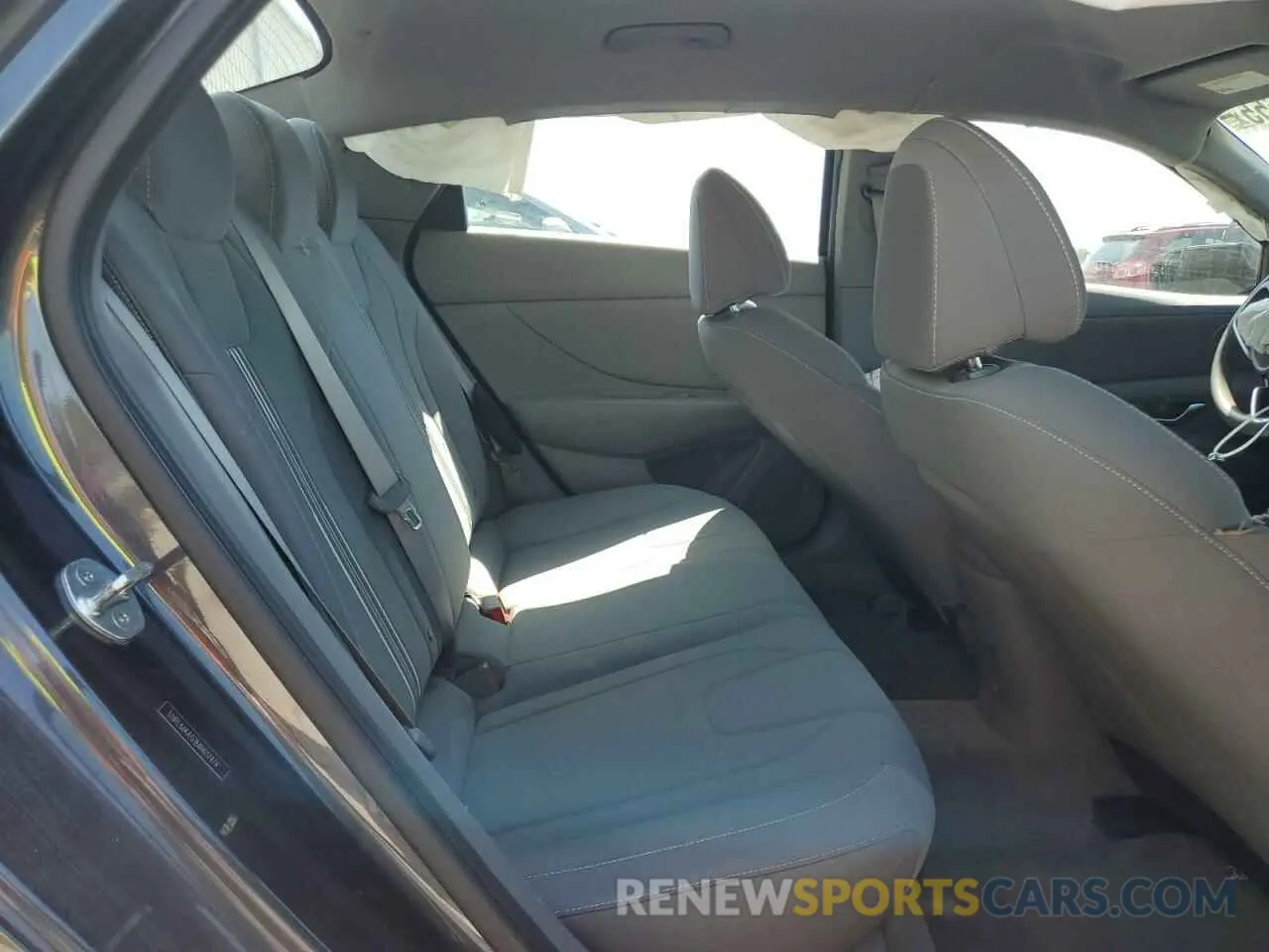 11 Photograph of a damaged car 5NPLM4AG1MH037474 HYUNDAI ELANTRA 2021