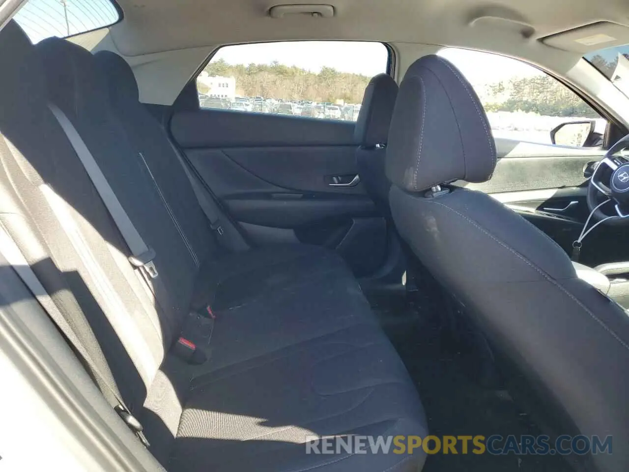 10 Photograph of a damaged car 5NPLM4AG2MH010851 HYUNDAI ELANTRA 2021