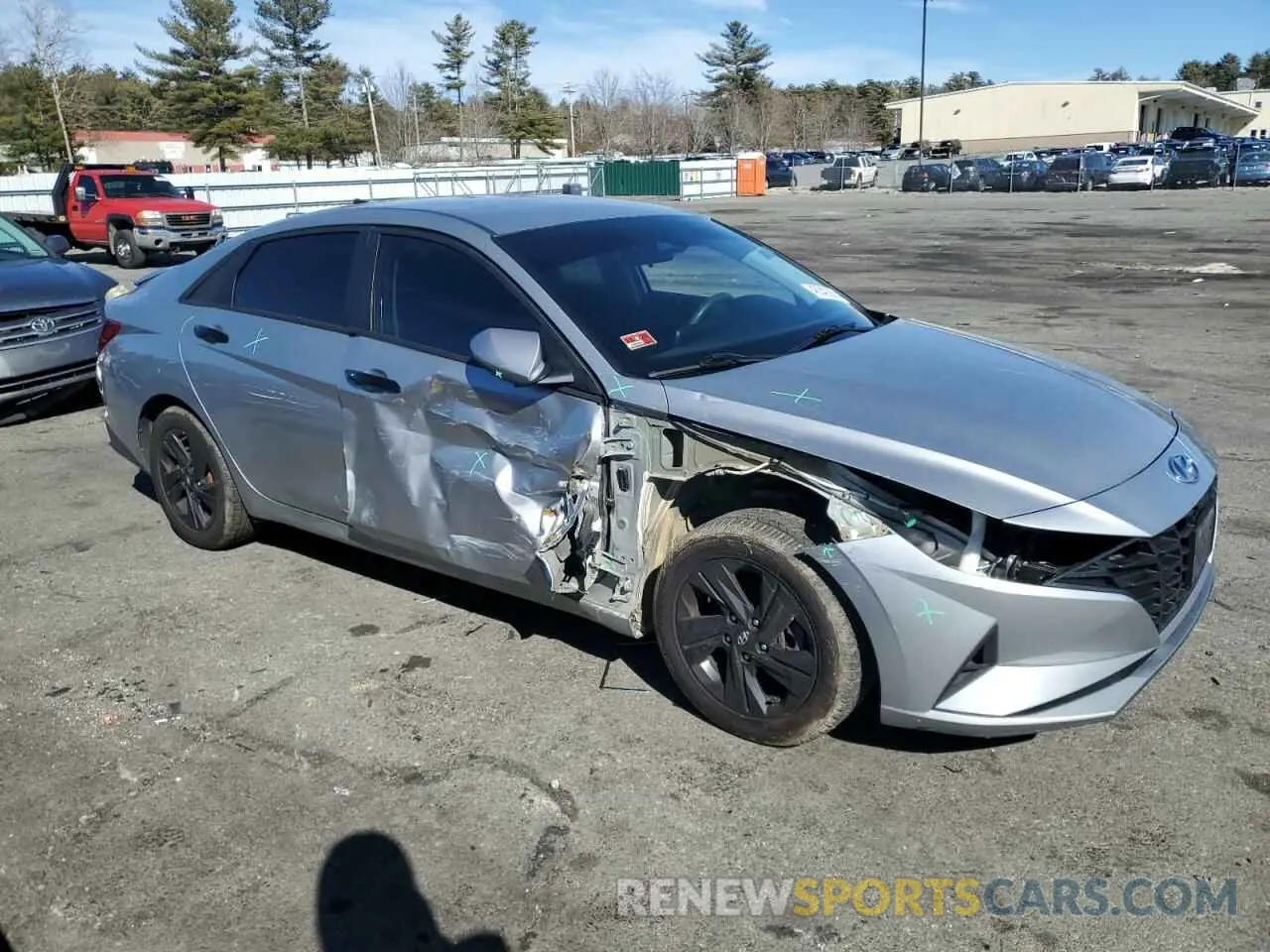 4 Photograph of a damaged car 5NPLM4AG2MH010851 HYUNDAI ELANTRA 2021