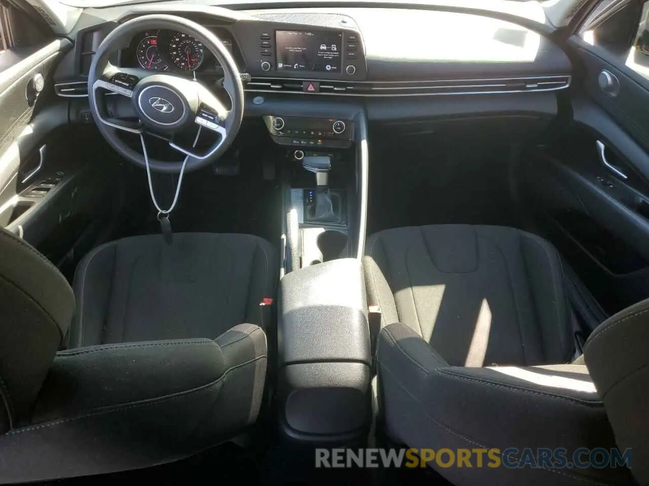 8 Photograph of a damaged car 5NPLM4AG2MH010851 HYUNDAI ELANTRA 2021