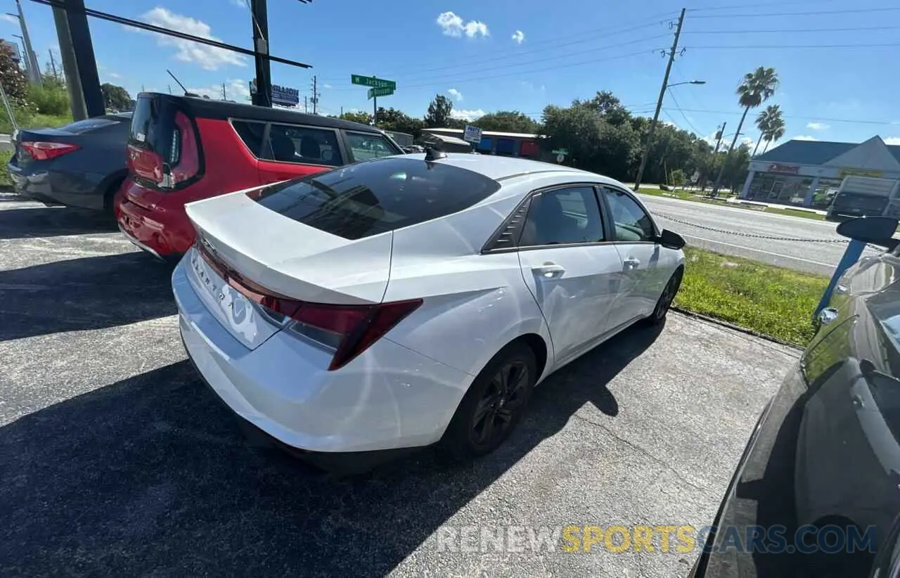 4 Photograph of a damaged car 5NPLM4AG2MH026998 HYUNDAI ELANTRA 2021