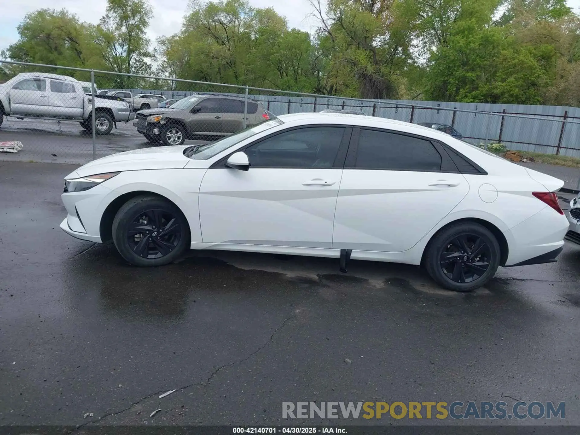 14 Photograph of a damaged car 5NPLM4AG2MH051299 HYUNDAI ELANTRA 2021