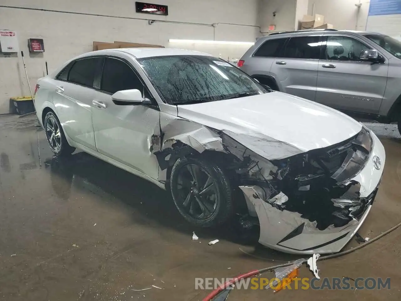 4 Photograph of a damaged car 5NPLM4AG3MH008056 HYUNDAI ELANTRA 2021