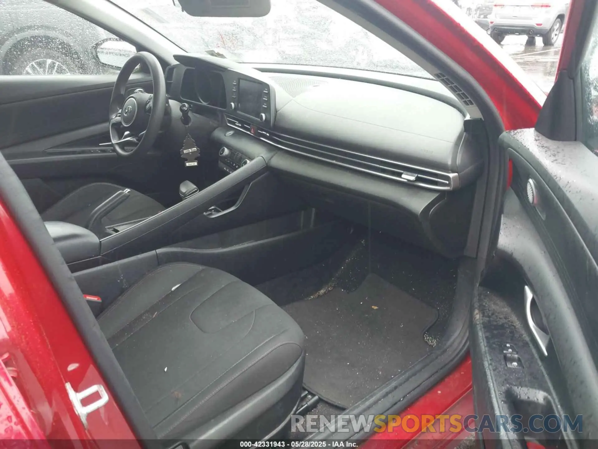 5 Photograph of a damaged car 5NPLM4AG3MH010356 HYUNDAI ELANTRA 2021