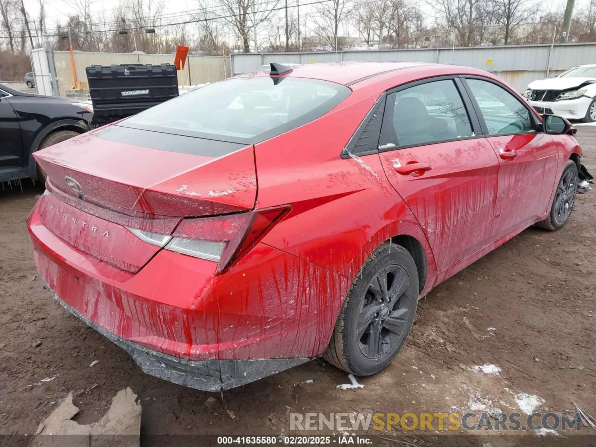 4 Photograph of a damaged car 5NPLM4AG3MH021194 HYUNDAI ELANTRA 2021
