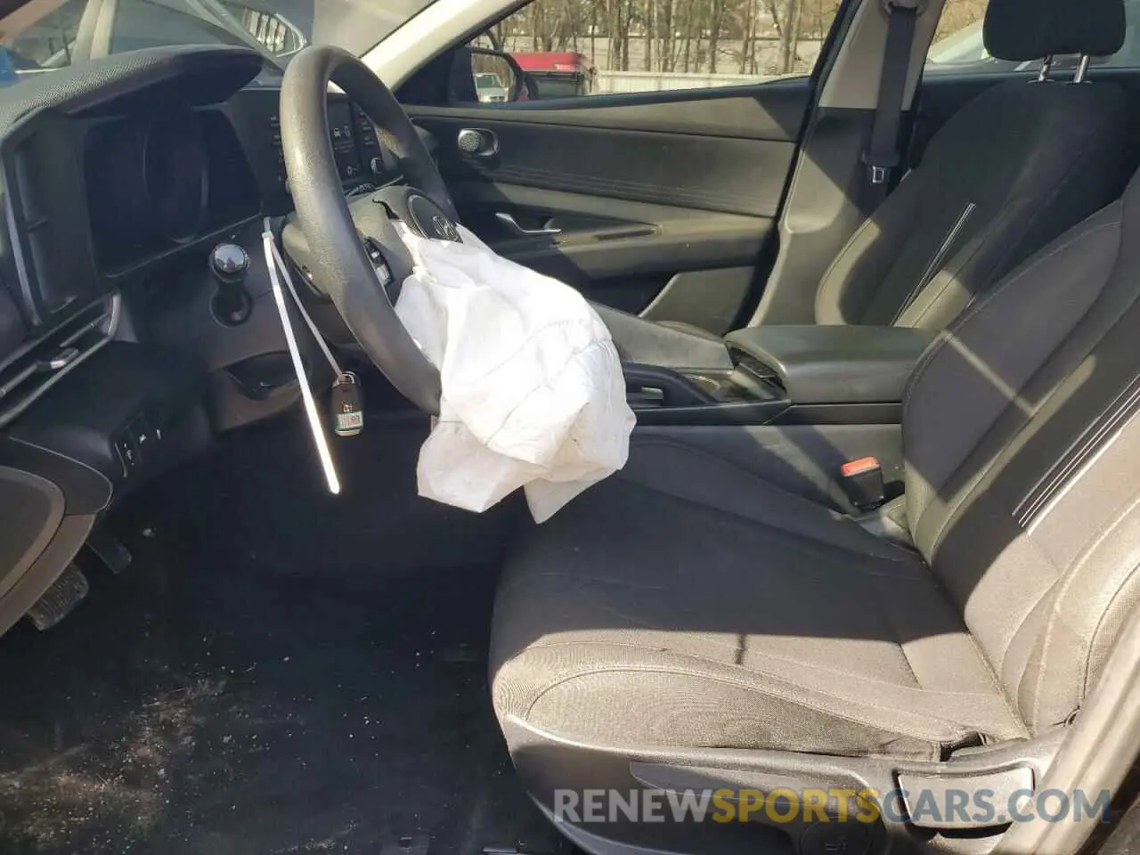 7 Photograph of a damaged car 5NPLM4AG3MH021647 HYUNDAI ELANTRA 2021