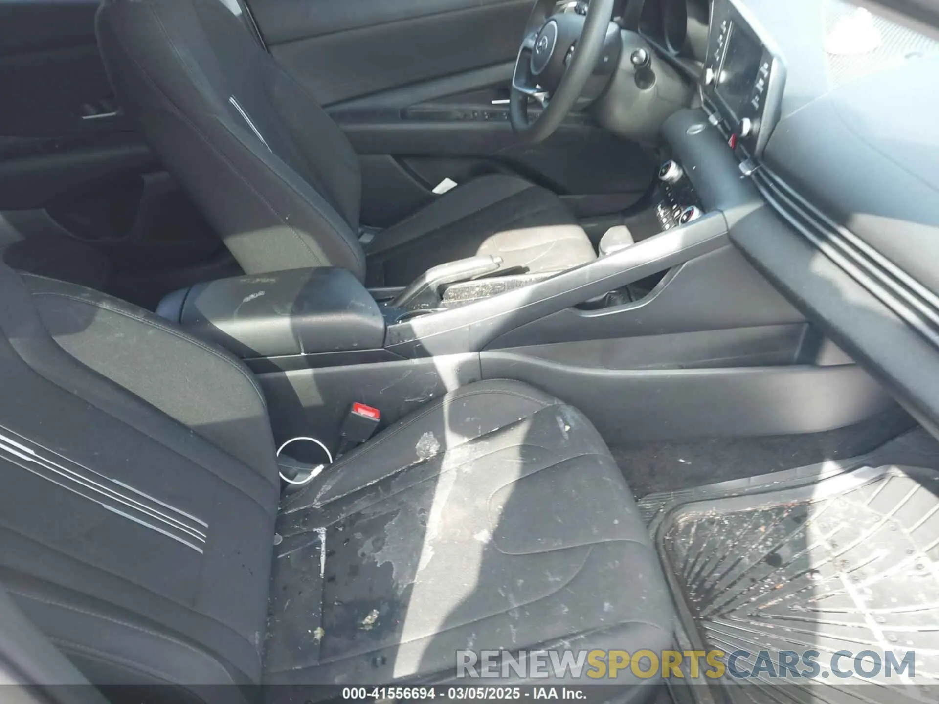 5 Photograph of a damaged car 5NPLM4AG4MH003268 HYUNDAI ELANTRA 2021