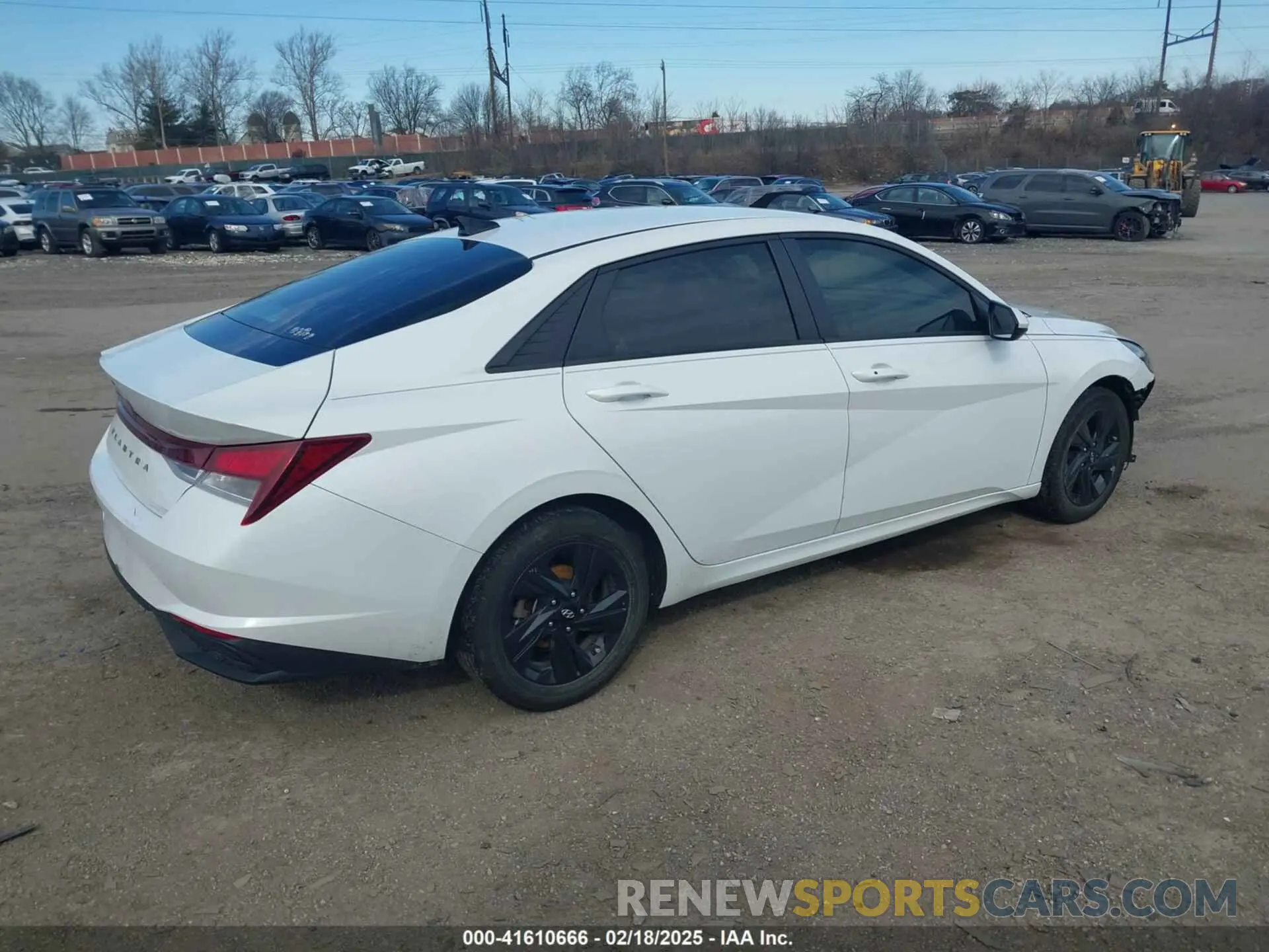 4 Photograph of a damaged car 5NPLM4AG4MH004808 HYUNDAI ELANTRA 2021
