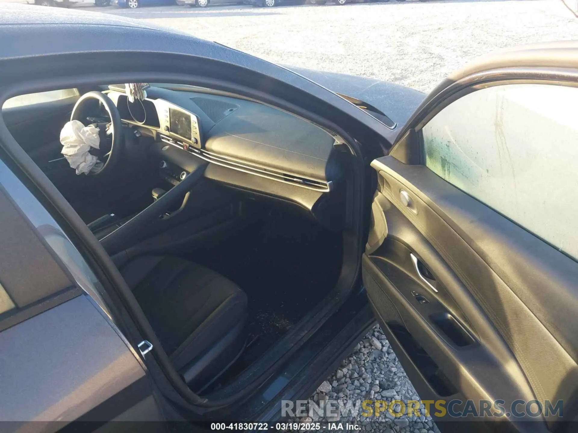 5 Photograph of a damaged car 5NPLM4AG4MH008356 HYUNDAI ELANTRA 2021