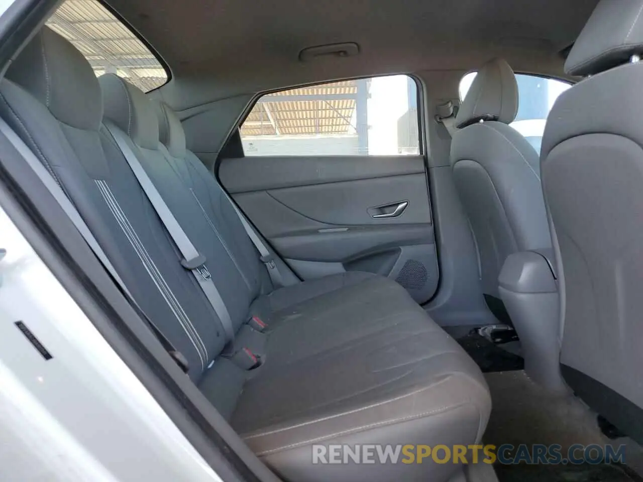 10 Photograph of a damaged car 5NPLM4AG4MH022595 HYUNDAI ELANTRA 2021