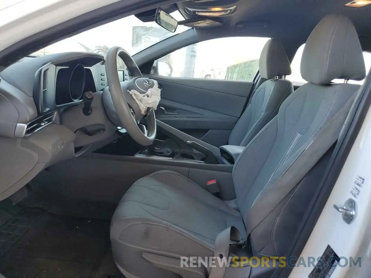 7 Photograph of a damaged car 5NPLM4AG4MH022595 HYUNDAI ELANTRA 2021