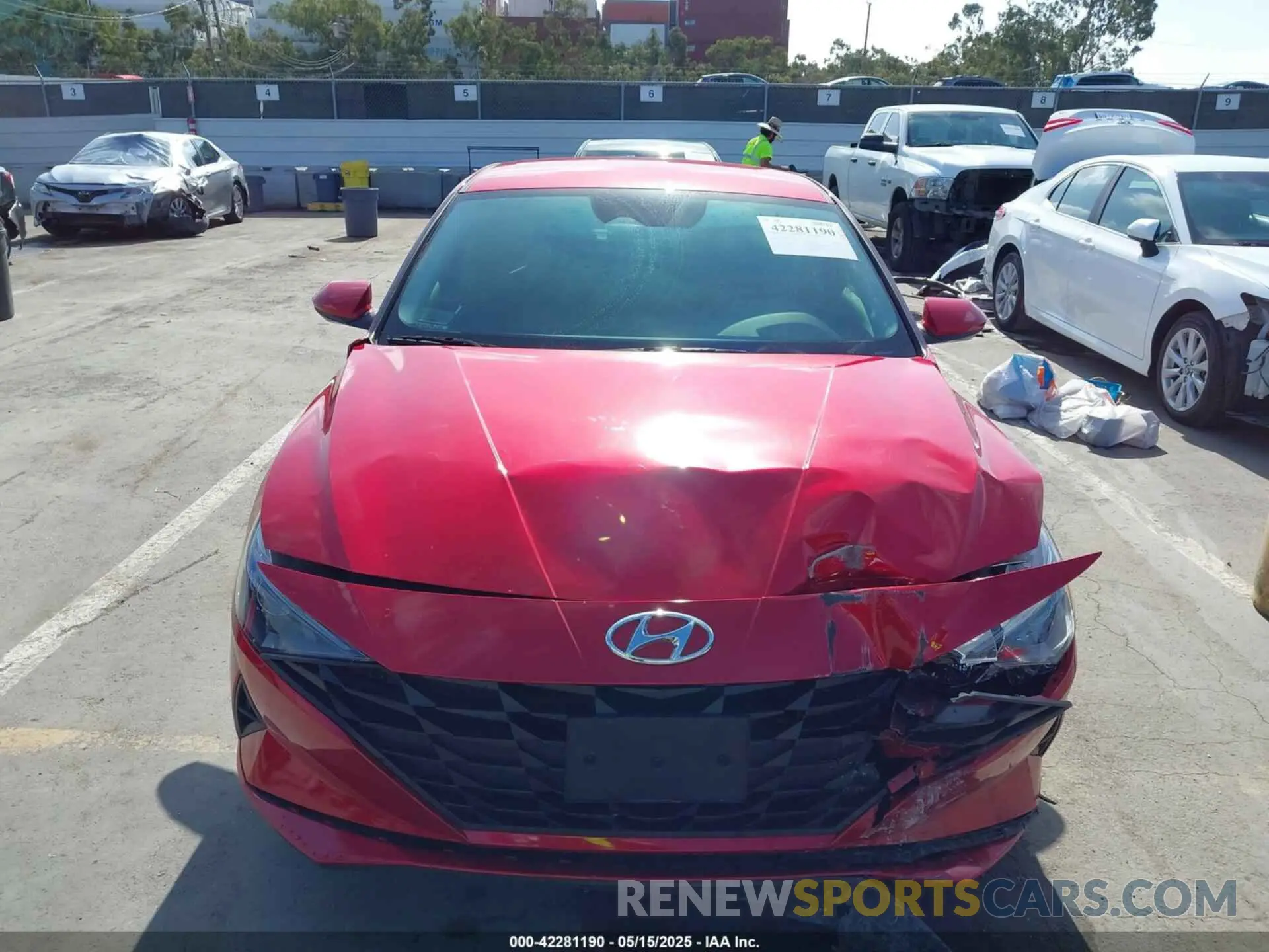 12 Photograph of a damaged car 5NPLM4AG4MH032849 HYUNDAI ELANTRA 2021