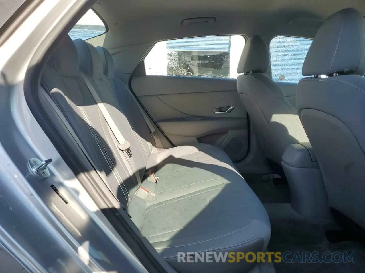10 Photograph of a damaged car 5NPLM4AG4MH048923 HYUNDAI ELANTRA 2021