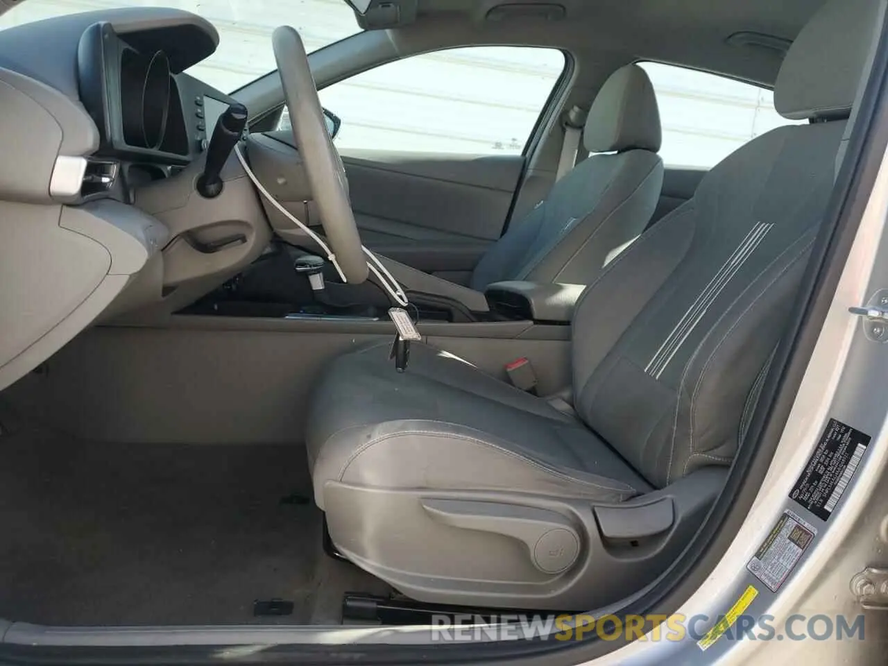7 Photograph of a damaged car 5NPLM4AG4MH048923 HYUNDAI ELANTRA 2021