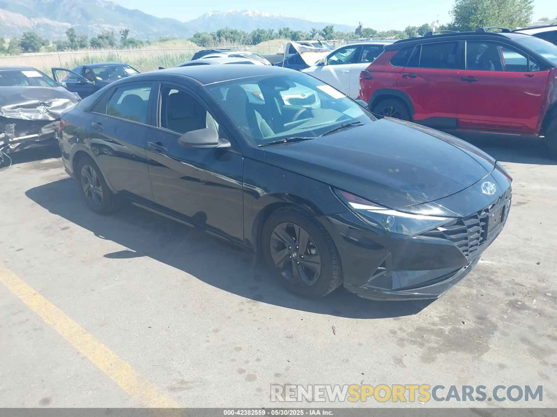 1 Photograph of a damaged car 5NPLM4AG5MH035615 HYUNDAI ELANTRA 2021
