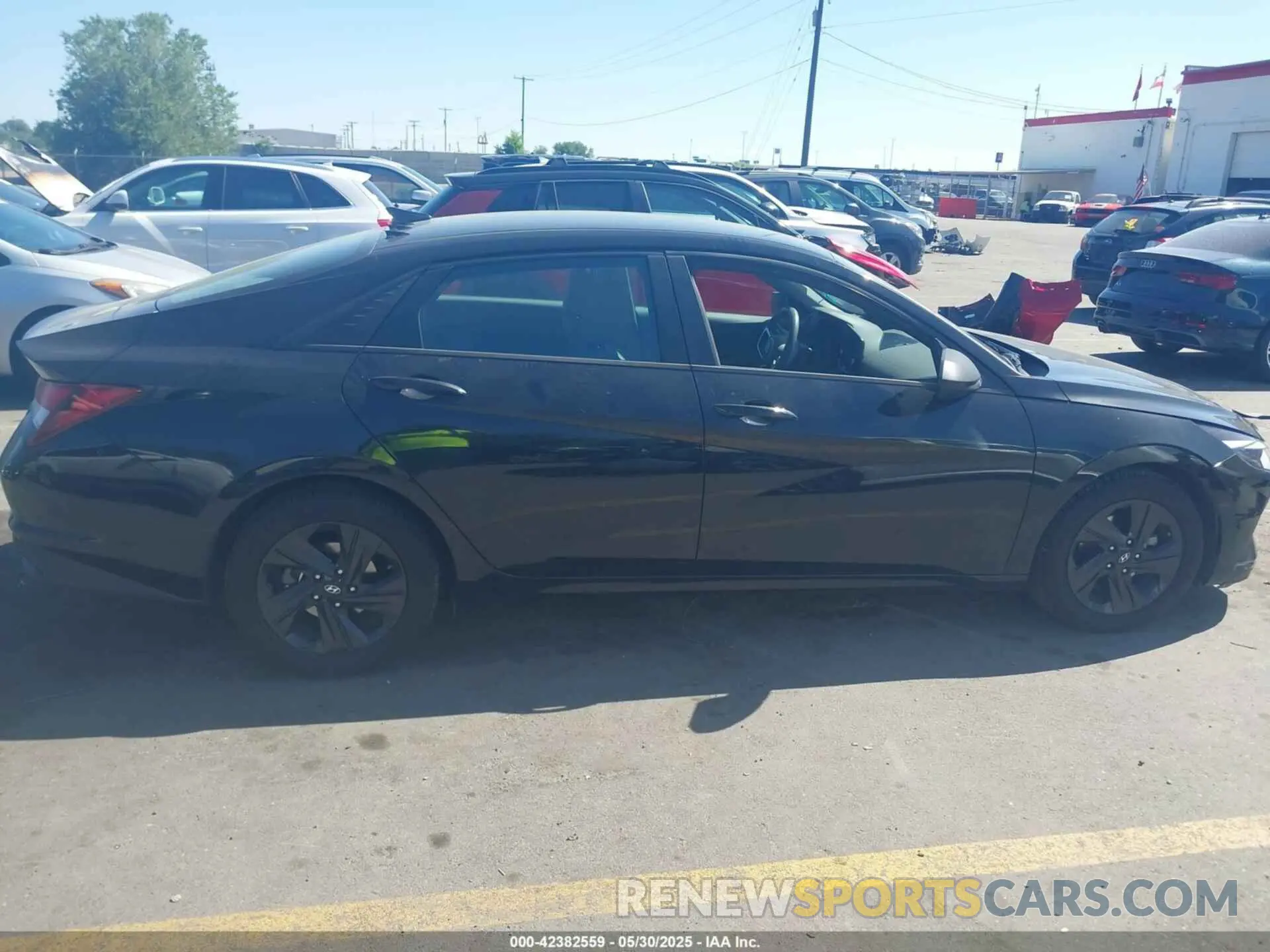 13 Photograph of a damaged car 5NPLM4AG5MH035615 HYUNDAI ELANTRA 2021
