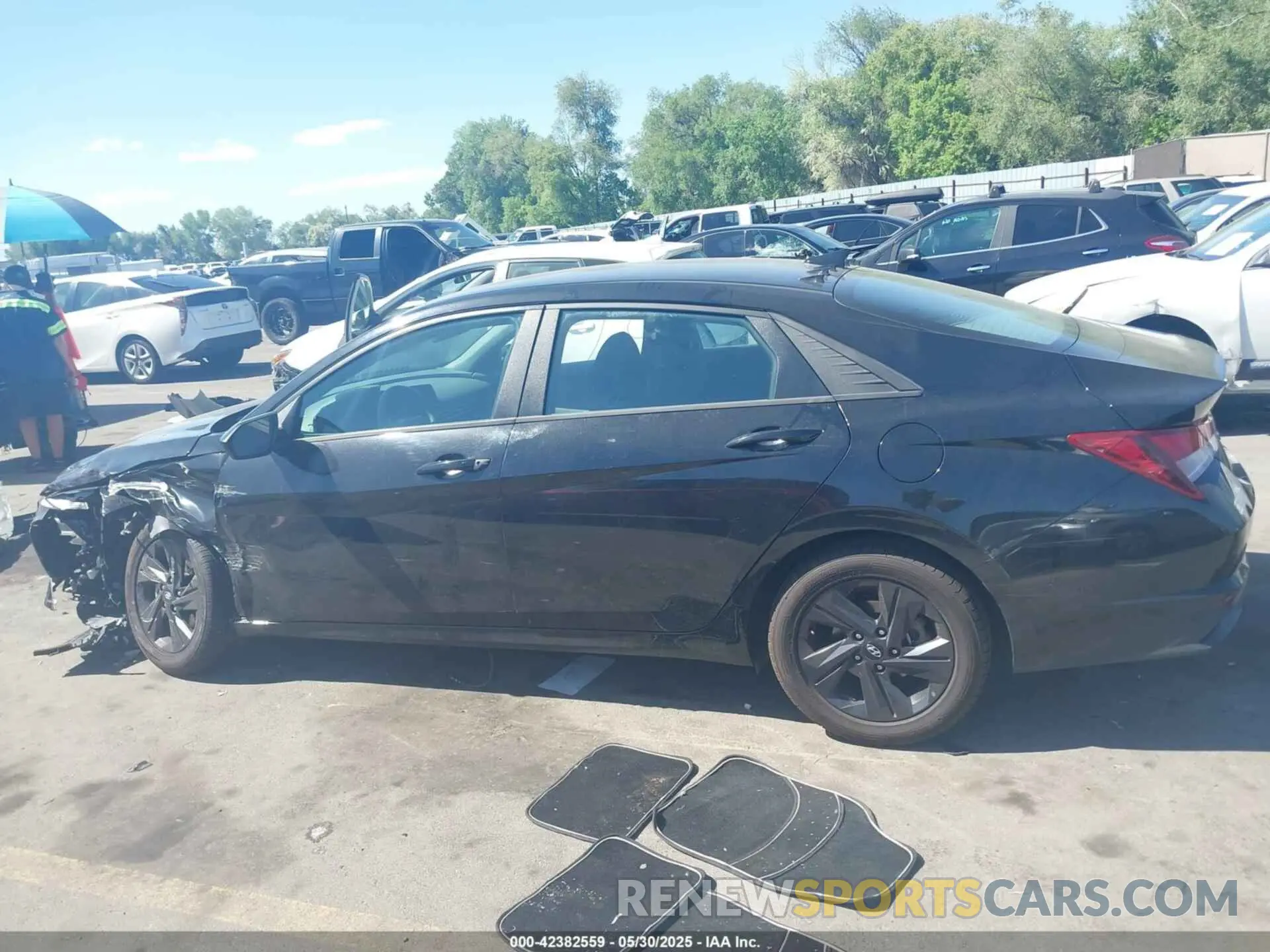 14 Photograph of a damaged car 5NPLM4AG5MH035615 HYUNDAI ELANTRA 2021