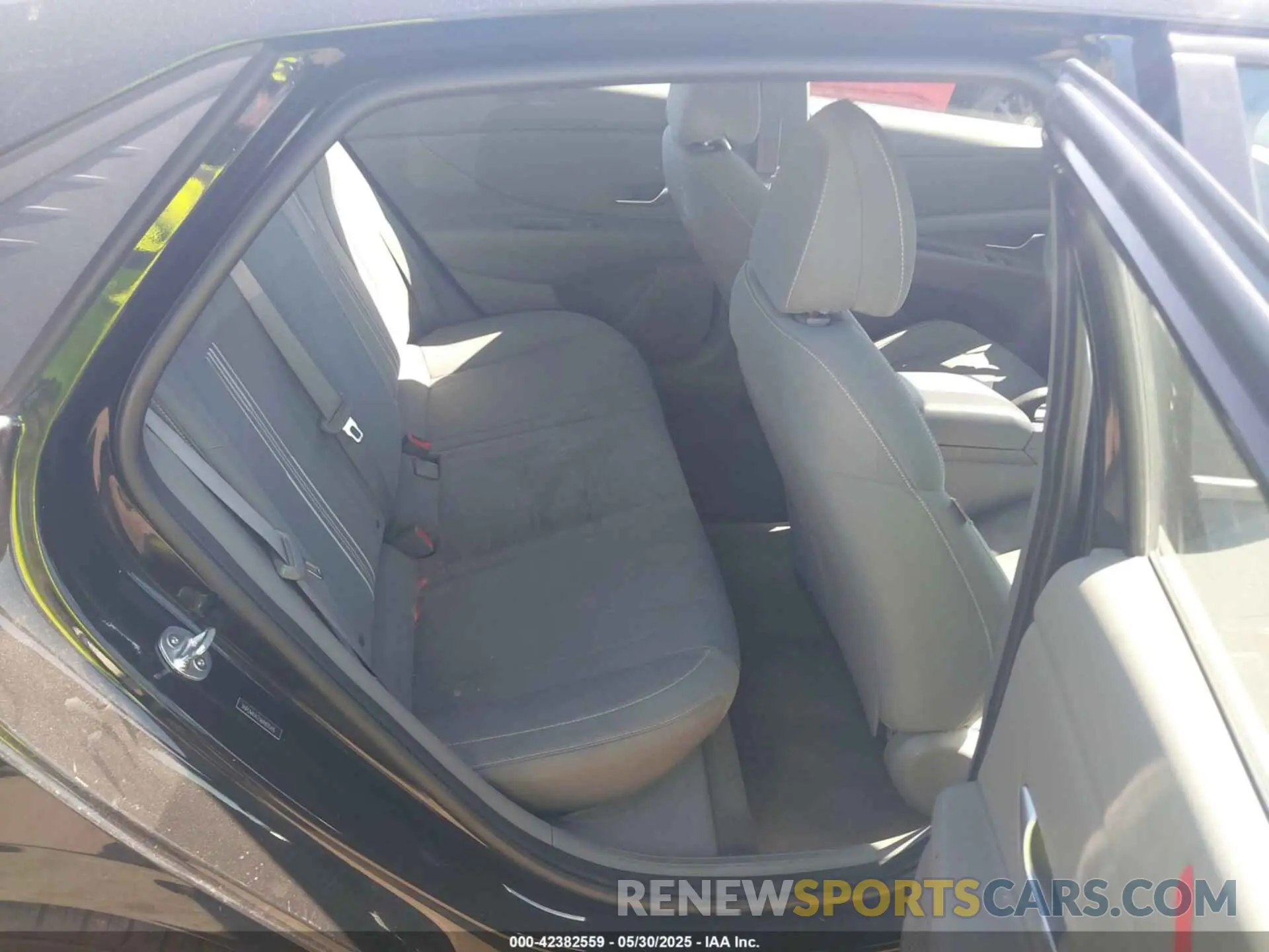 8 Photograph of a damaged car 5NPLM4AG5MH035615 HYUNDAI ELANTRA 2021
