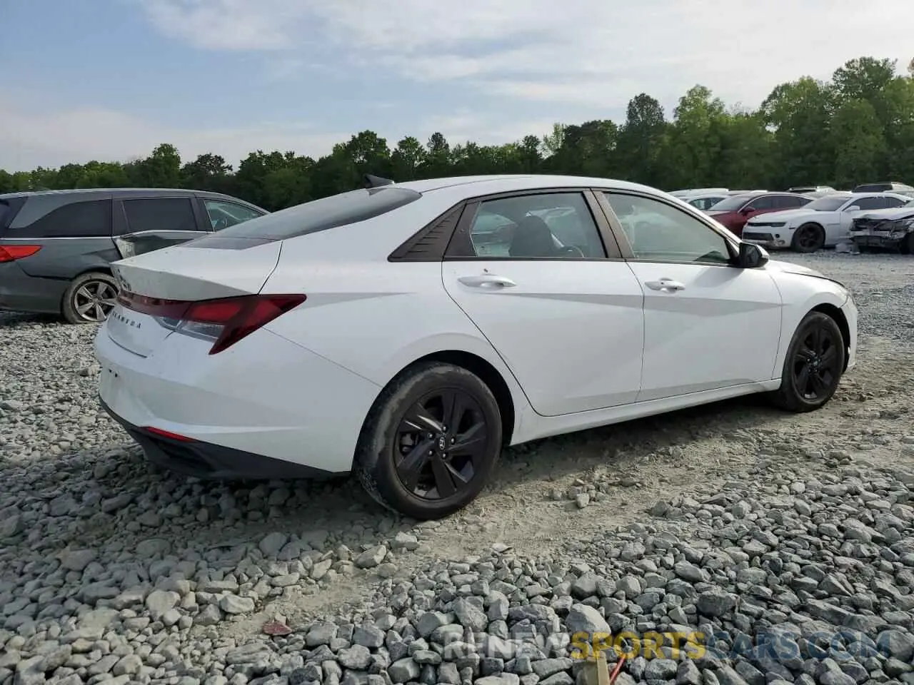 3 Photograph of a damaged car 5NPLM4AG5MH039616 HYUNDAI ELANTRA 2021