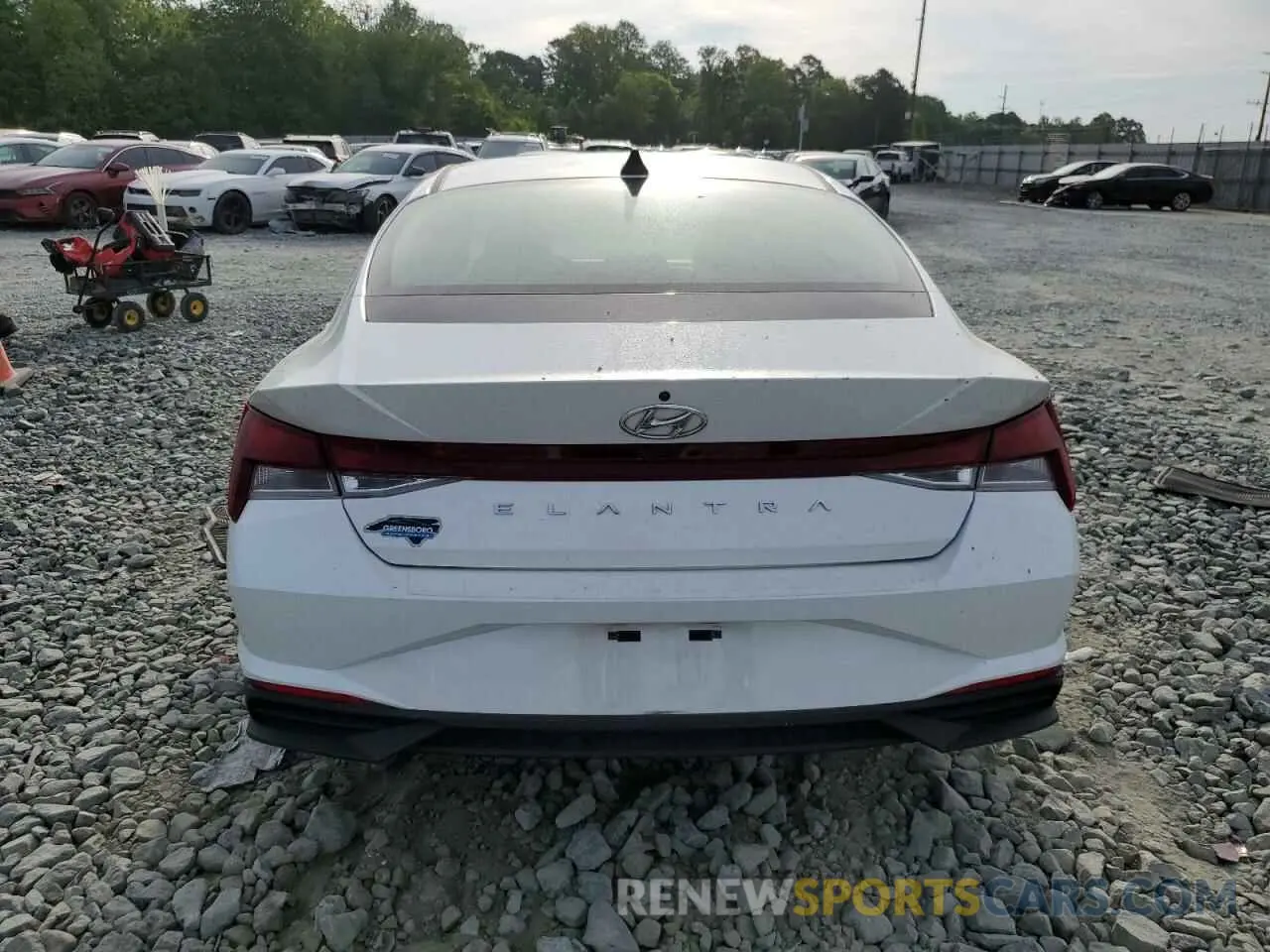 6 Photograph of a damaged car 5NPLM4AG5MH039616 HYUNDAI ELANTRA 2021