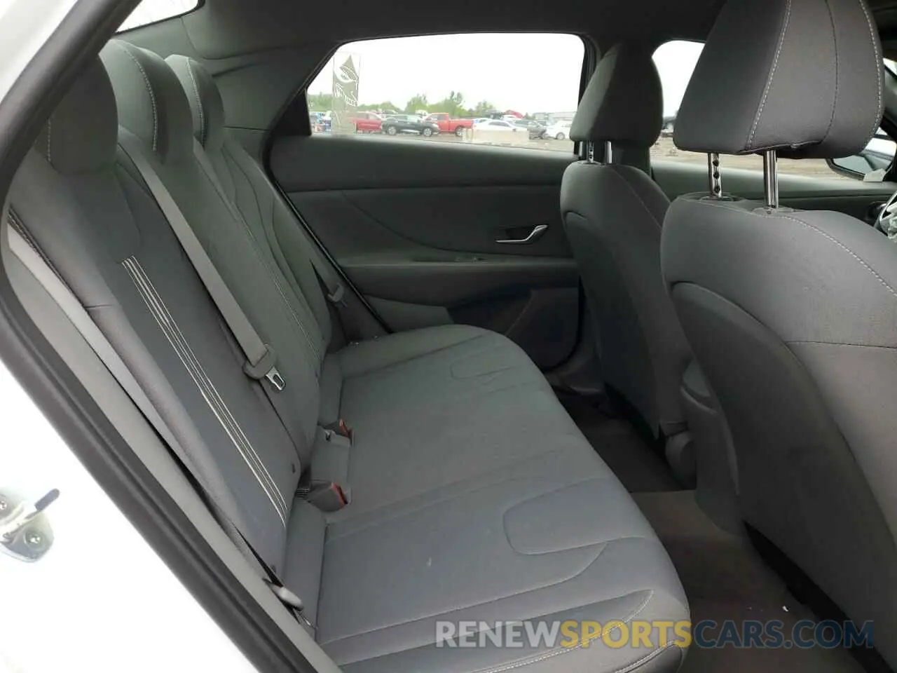 10 Photograph of a damaged car 5NPLM4AG6MH002252 HYUNDAI ELANTRA 2021