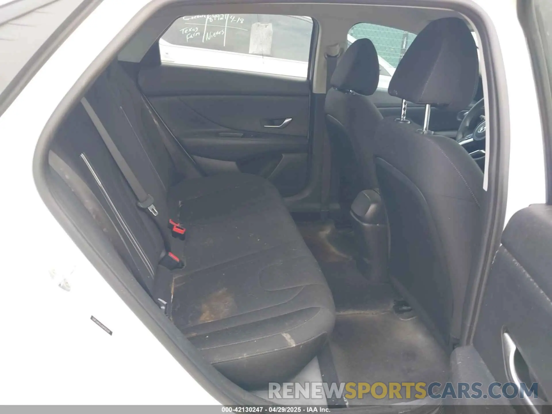 8 Photograph of a damaged car 5NPLM4AG6MH002610 HYUNDAI ELANTRA 2021