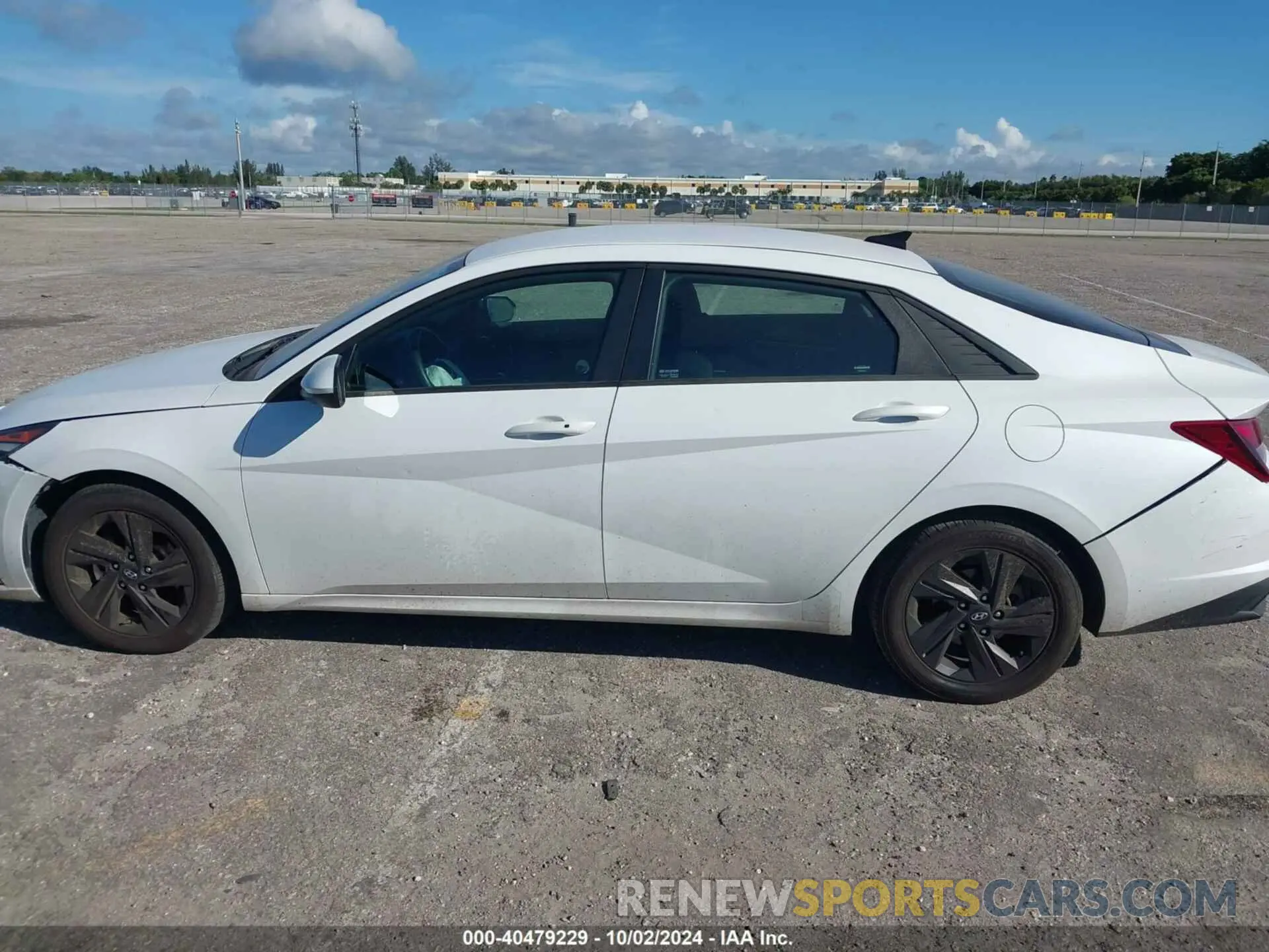 14 Photograph of a damaged car 5NPLM4AG6MH022288 HYUNDAI ELANTRA 2021