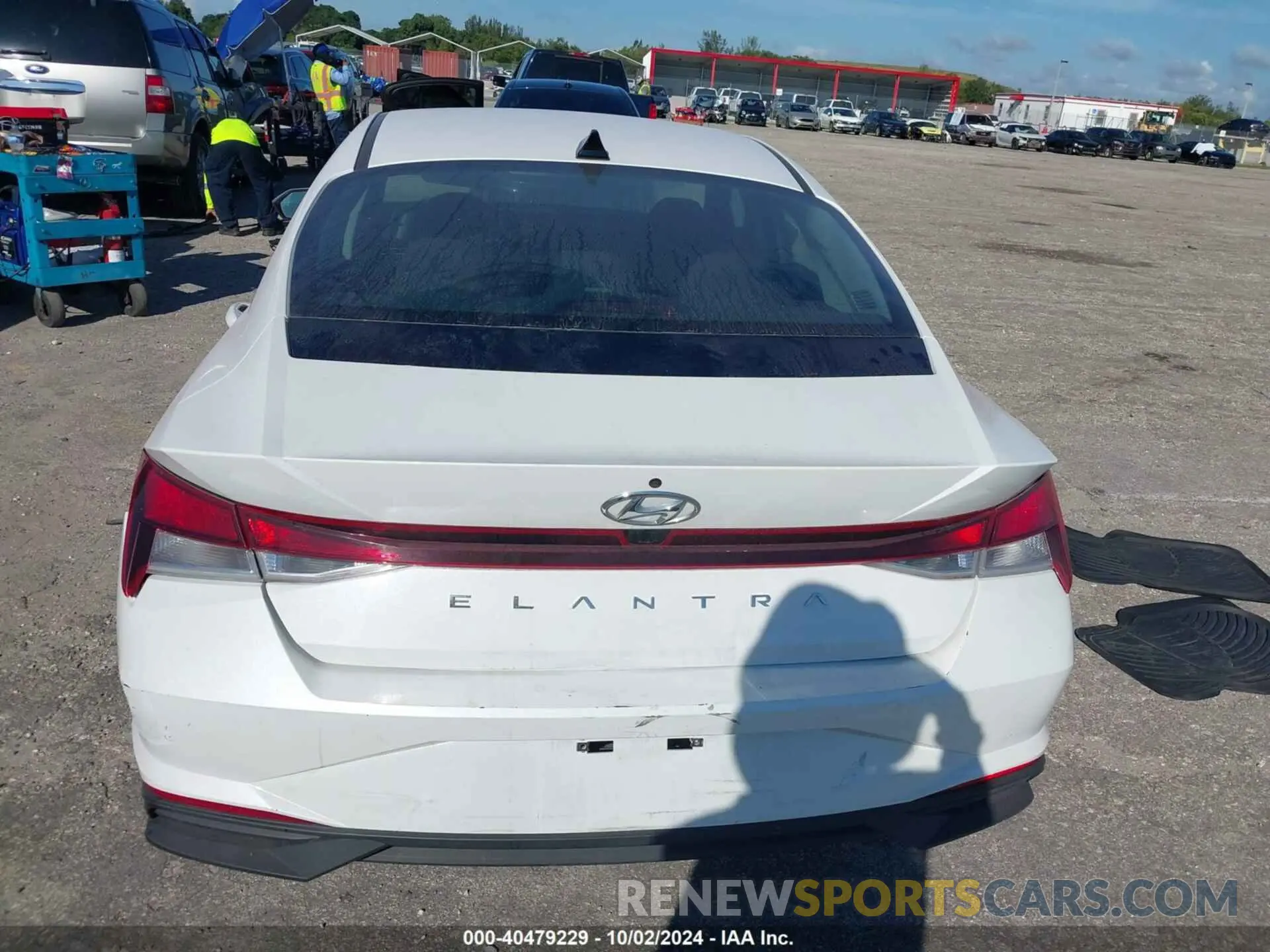 16 Photograph of a damaged car 5NPLM4AG6MH022288 HYUNDAI ELANTRA 2021