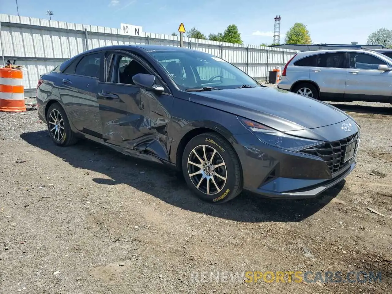 4 Photograph of a damaged car 5NPLM4AG6MH024039 HYUNDAI ELANTRA 2021